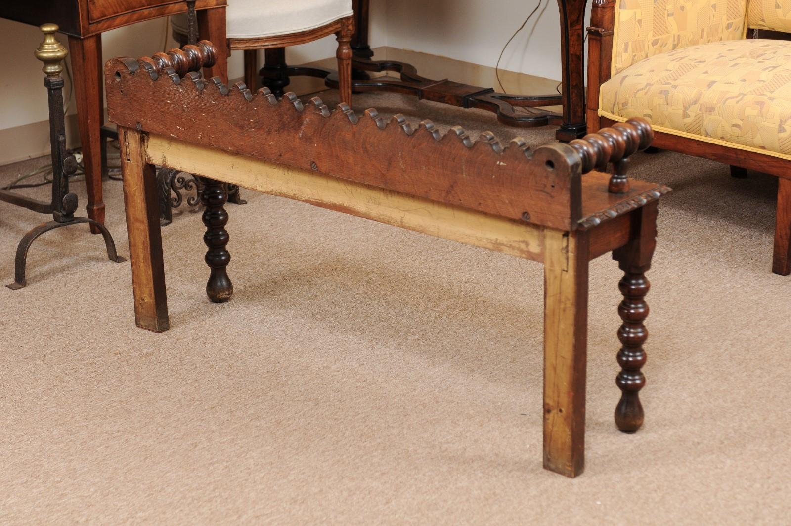 English Carved Oak Bobbin Turned Hall Bench, circa 1890 In Good Condition In Atlanta, GA