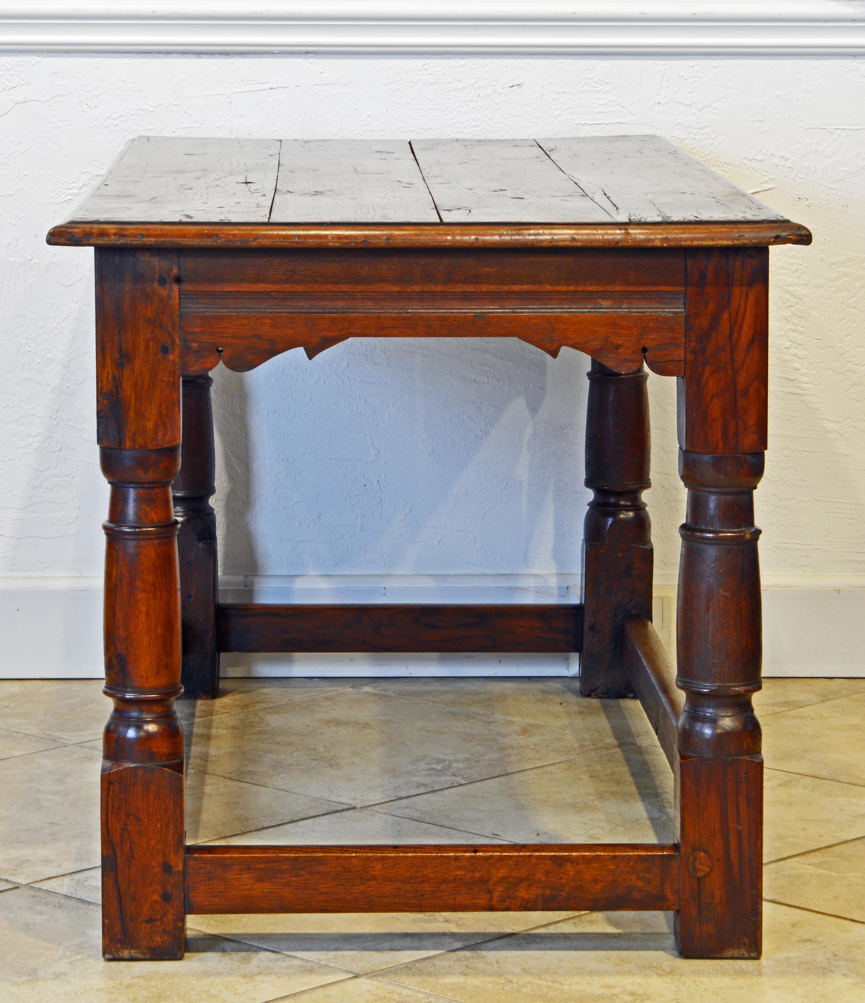 English Carved Oak Refectory Table on Baluster Legs and Stretcher Base In Good Condition In Ft. Lauderdale, FL