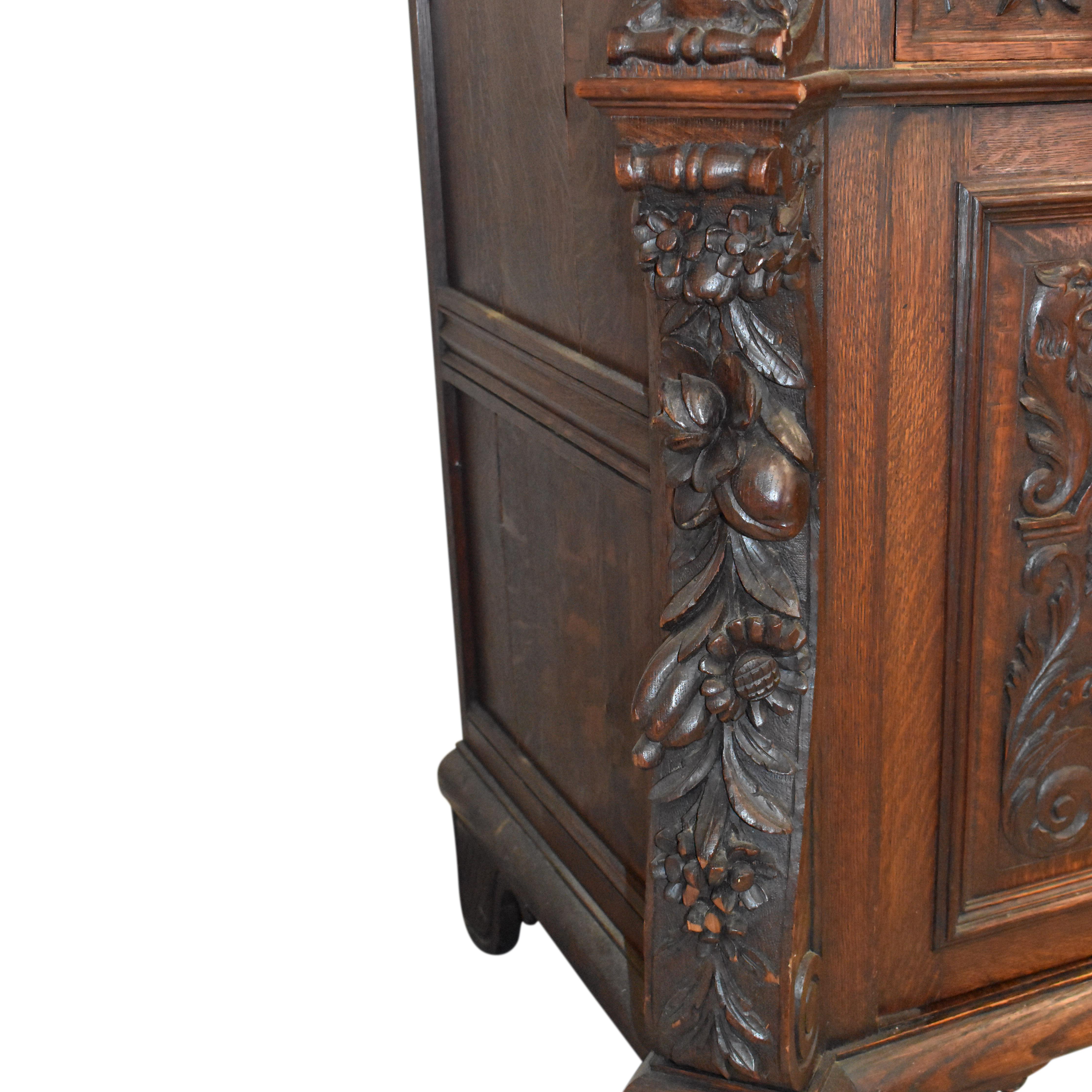 English Carved Oak Sideboard Buffet with Liquor Tray For Sale 5