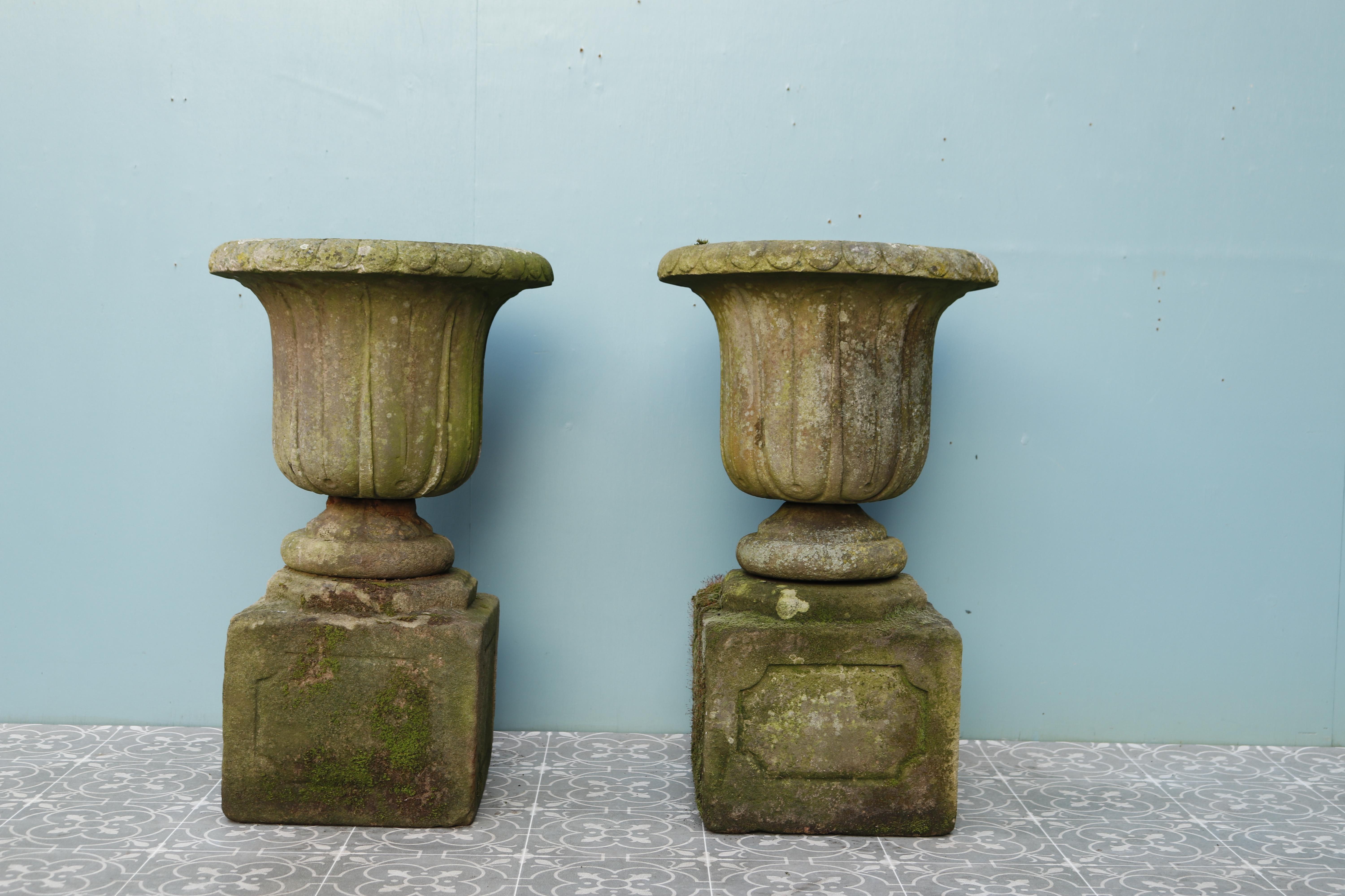 English Carved Sandstone Weathered  Urns In Good Condition For Sale In Wormelow, Herefordshire