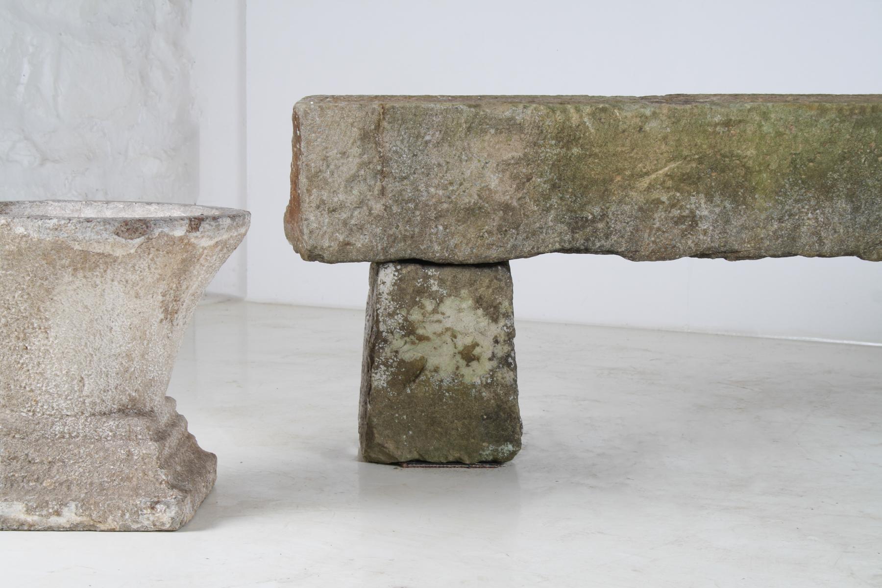 Asiento de piedra arenisca tallada inglesa para banco de jardín Elemento de jardín envejecido 1860 en venta 7