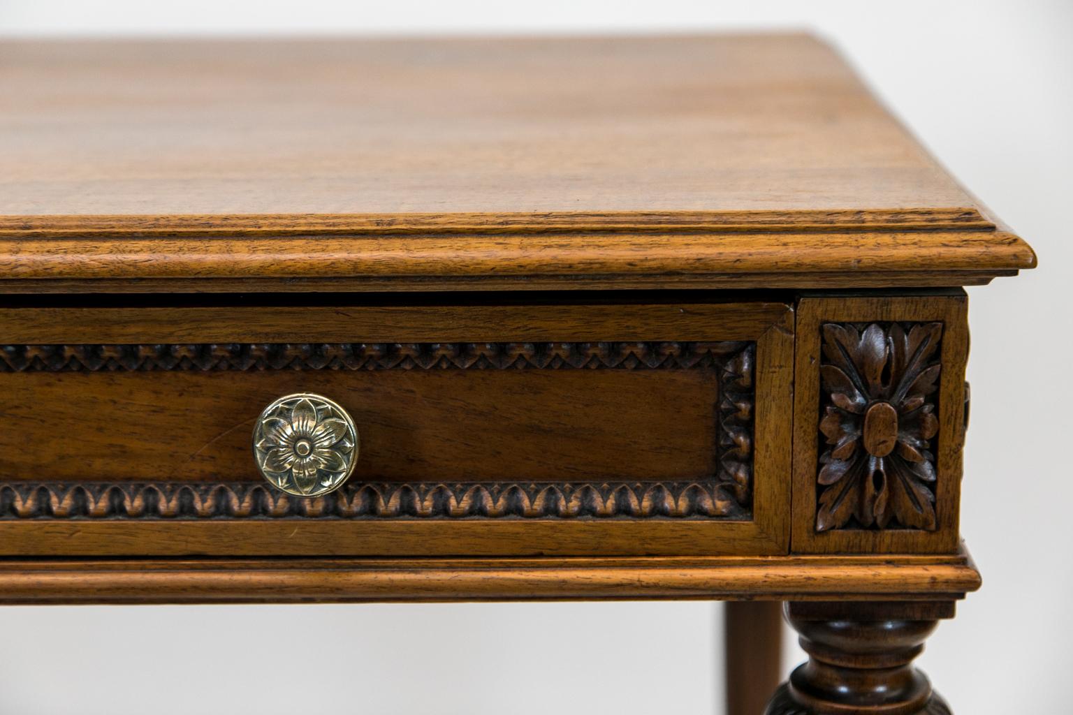 English Carved Walnut Center Table In Good Condition In Wilson, NC