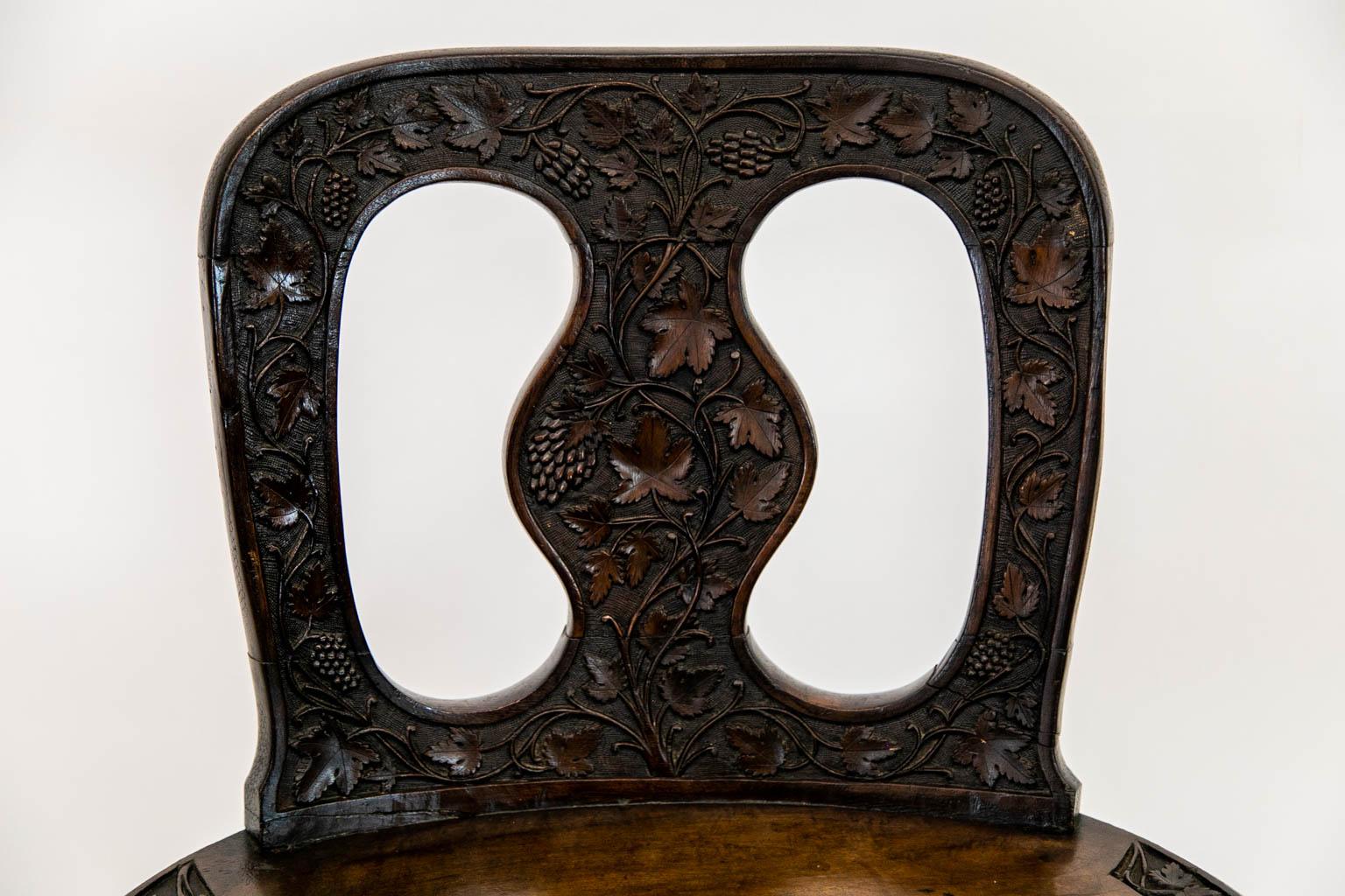 English Carved Walnut Side Chair In Good Condition For Sale In Wilson, NC