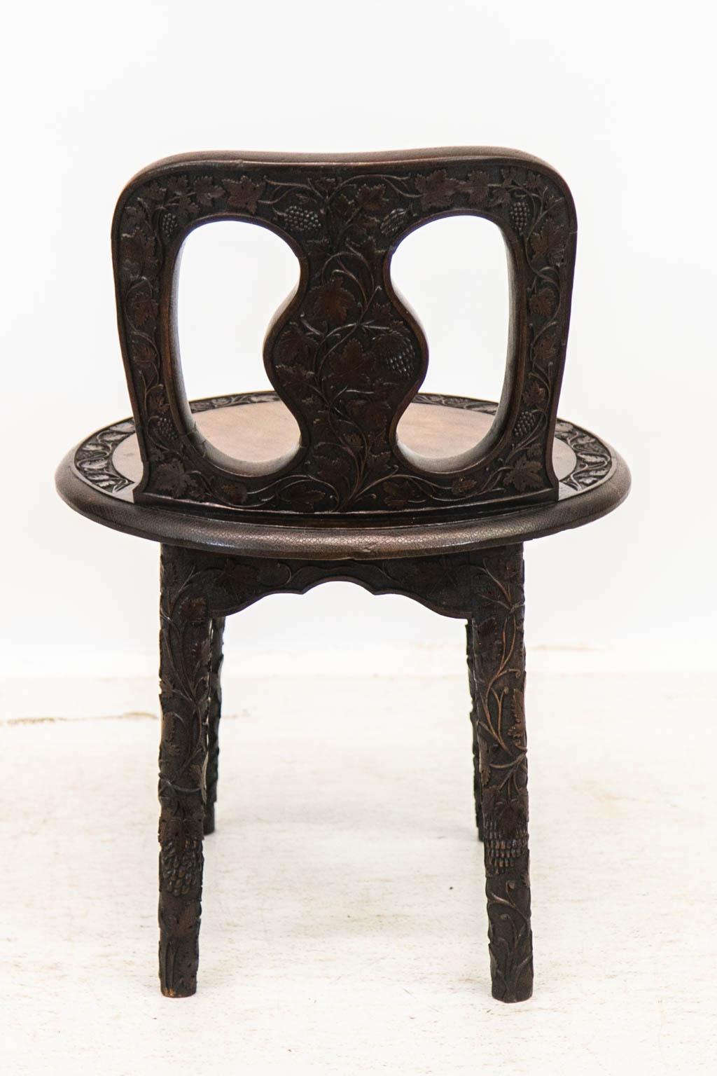 English Carved Walnut Side Chair For Sale 2