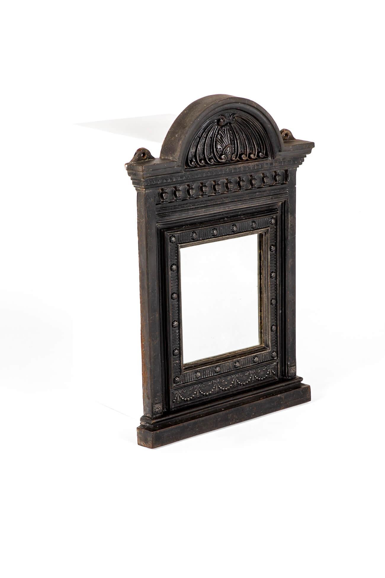 Miroir de cheminée en fonte anglaise Bon état - En vente à Faversham, GB