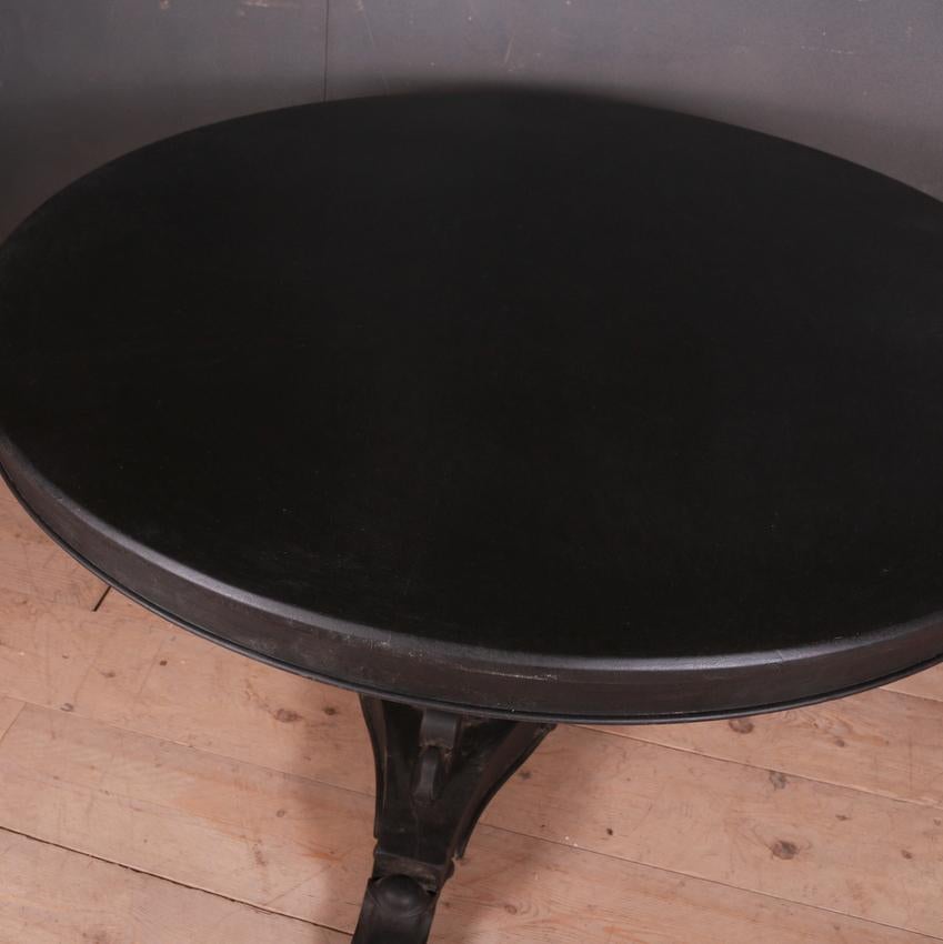 English Centre/Breakfast Table In Good Condition In Leamington Spa, Warwickshire