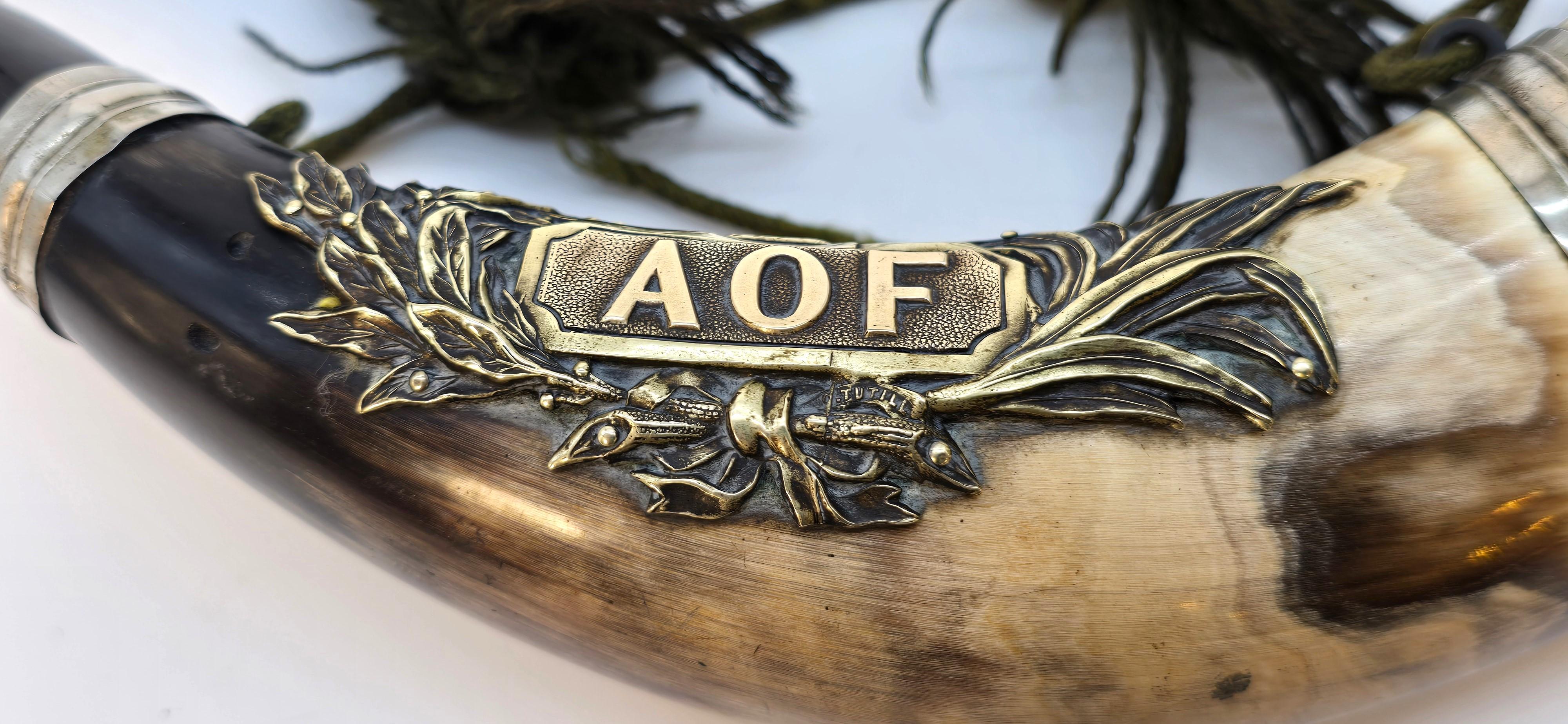 Cuerno ceremonial inglés de la Antigua Orden de Forestales, hacia 1870 en venta 2