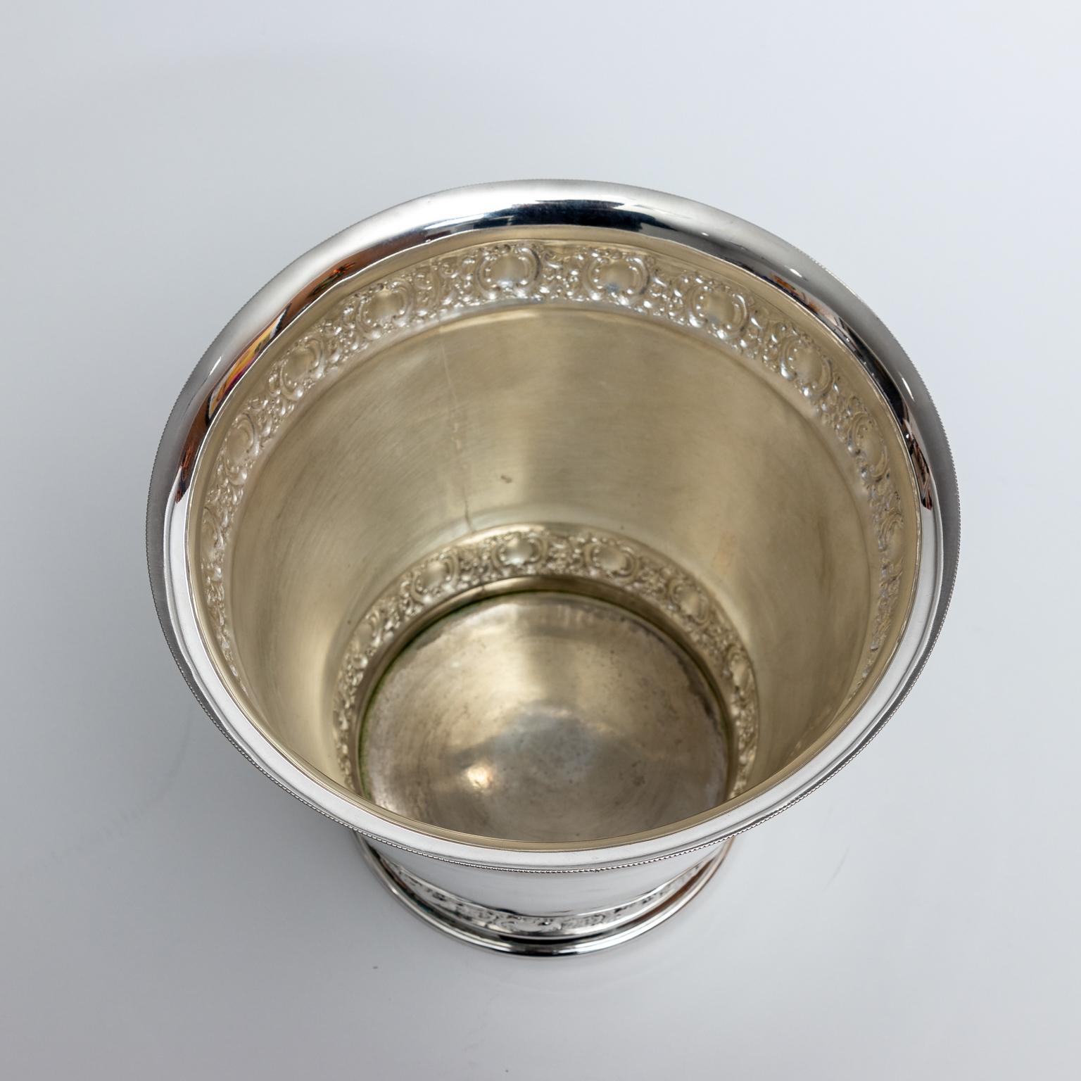 English Champagne Bucket In Good Condition For Sale In Stamford, CT