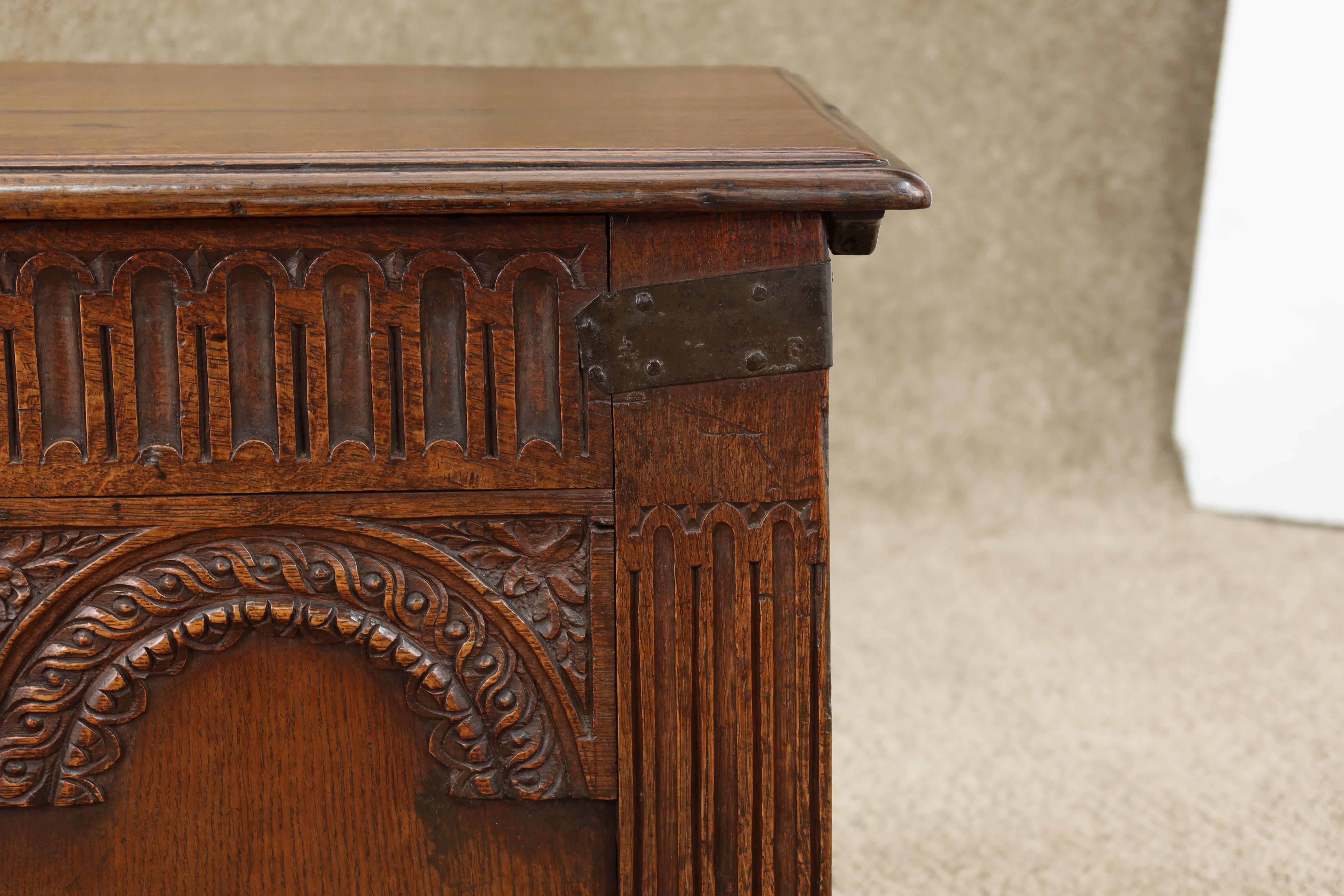 English Charles II Oak Coffer with Arcaded Panels, circa 1650 For Sale 6