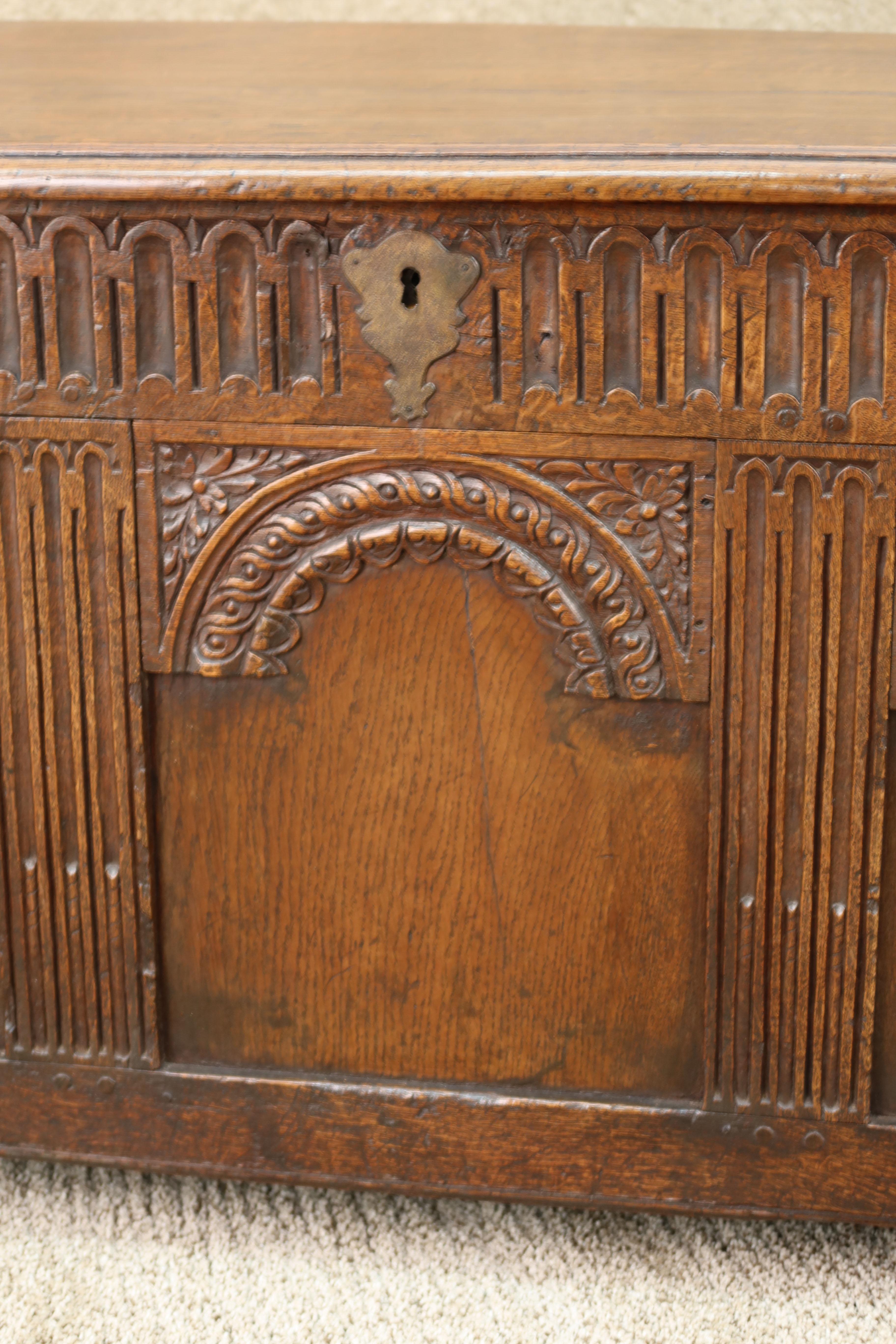 English Charles II Oak Coffer with Arcaded Panels, circa 1650 For Sale 3