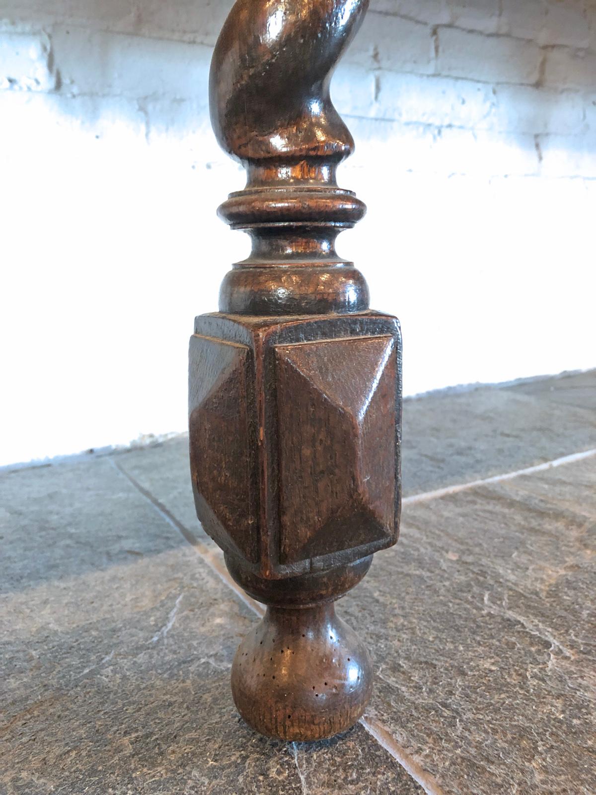 Comò lungo e basso in Oak Oak Charles II, 1670 ca. in vendita 7
