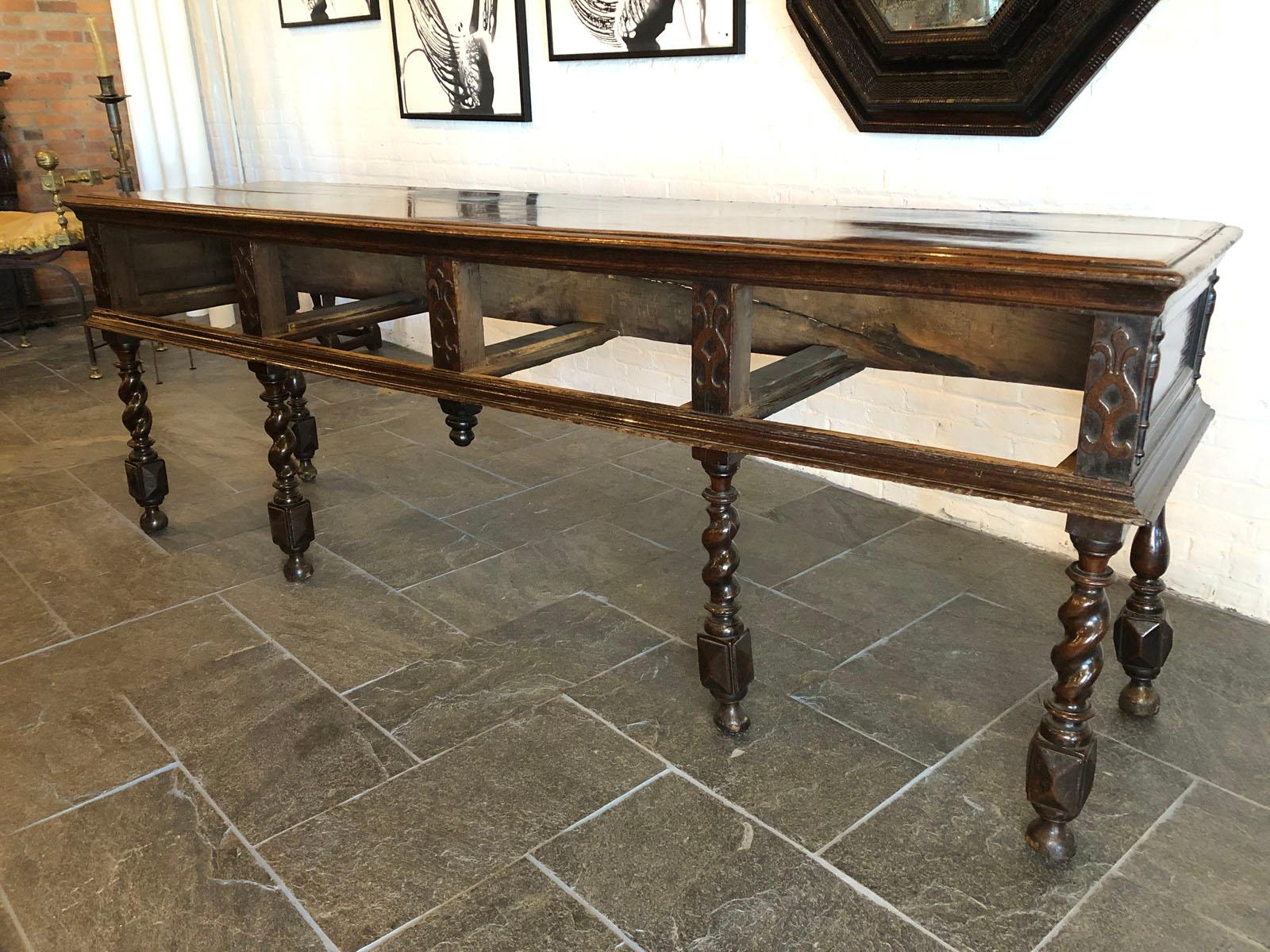 Comò lungo e basso in Oak Oak Charles II, 1670 ca. in vendita 8