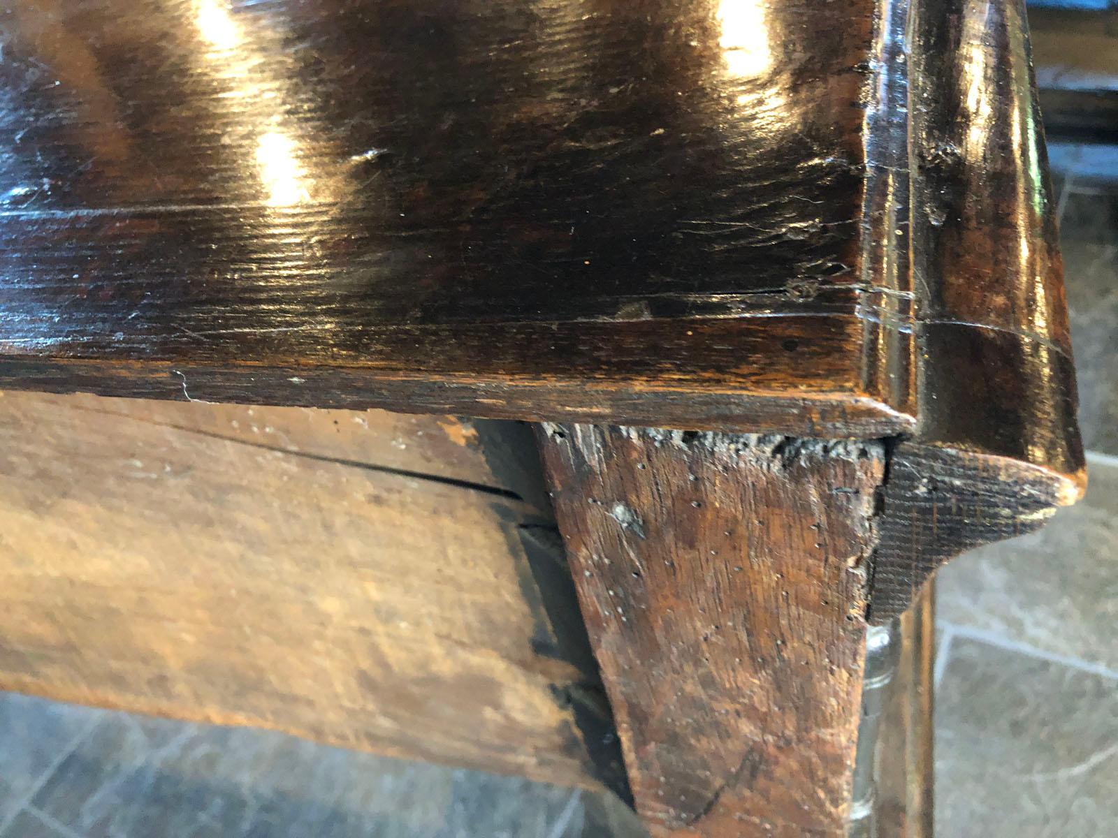 Comò lungo e basso in Oak Oak Charles II, 1670 ca. in vendita 10