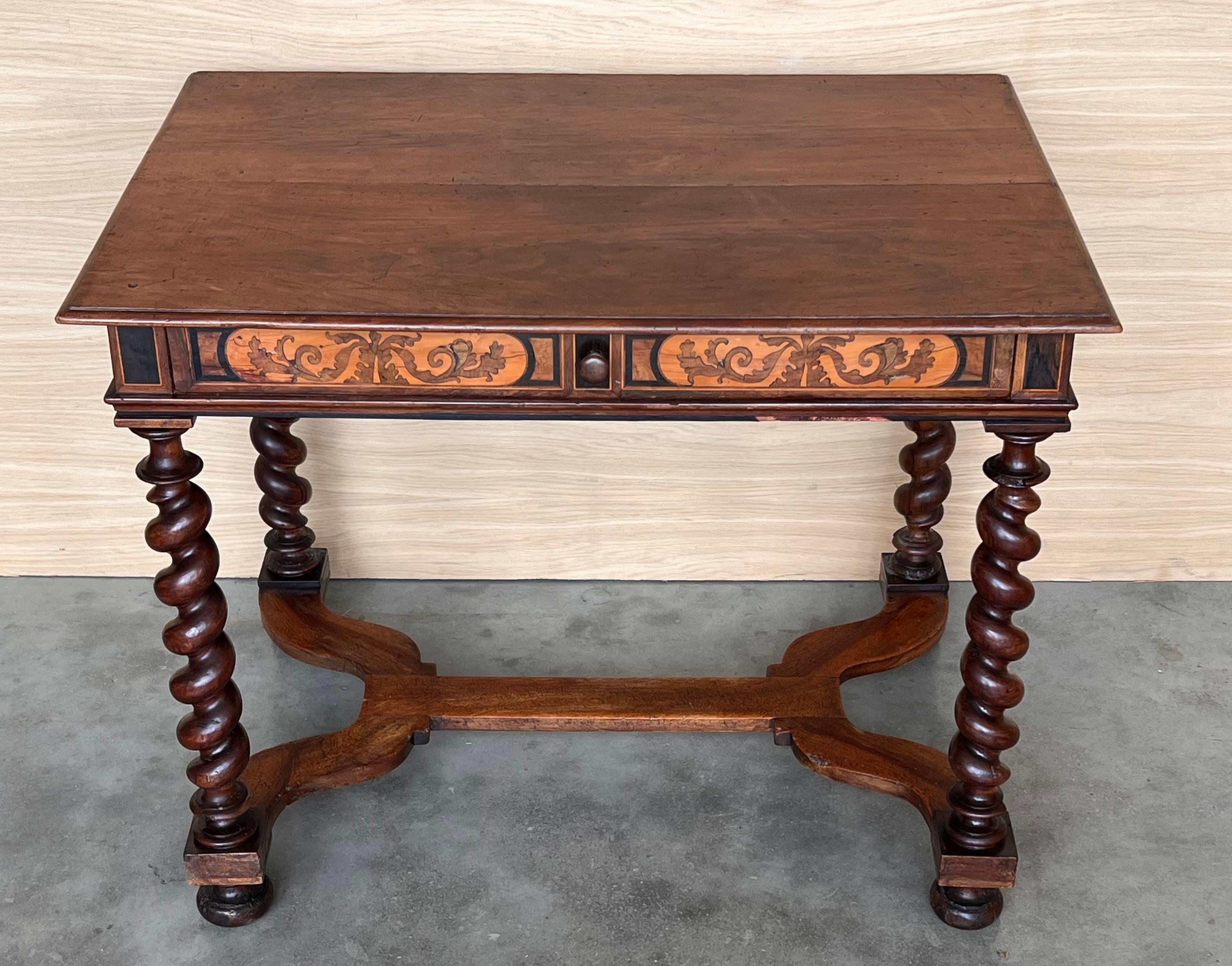 Mesa auxiliar inglesa Carlos II de madera de olivo chapada en ostras, hacia 1780 en Bueno estado para la venta en Miami, FL