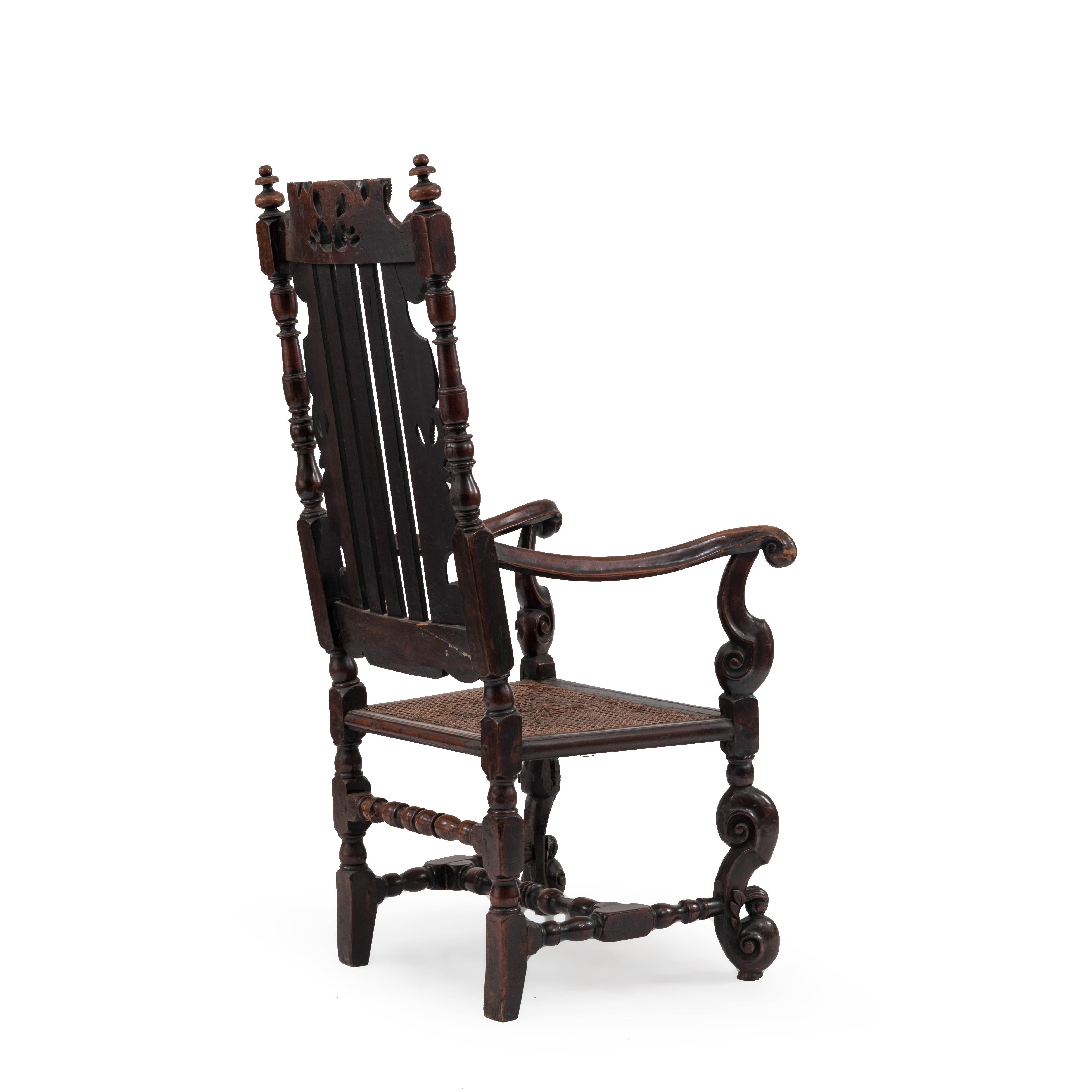English Charles II Walnut Arm Chair In Good Condition For Sale In New York, NY