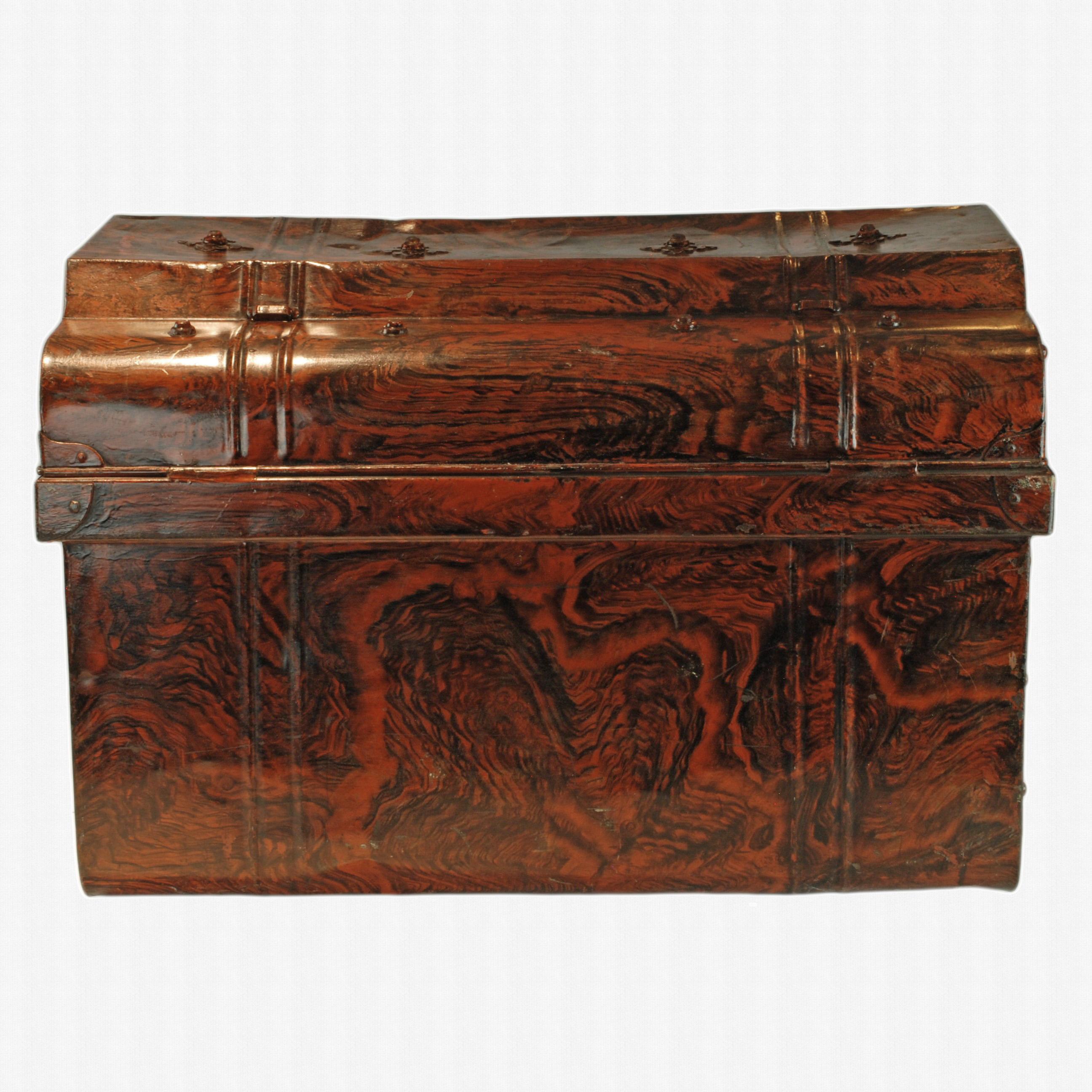 English Chatham & Wilkes Faux Bois Steel Steamer Trunk J & E Bates Brass Latch In Good Condition For Sale In Cincinnati, OH