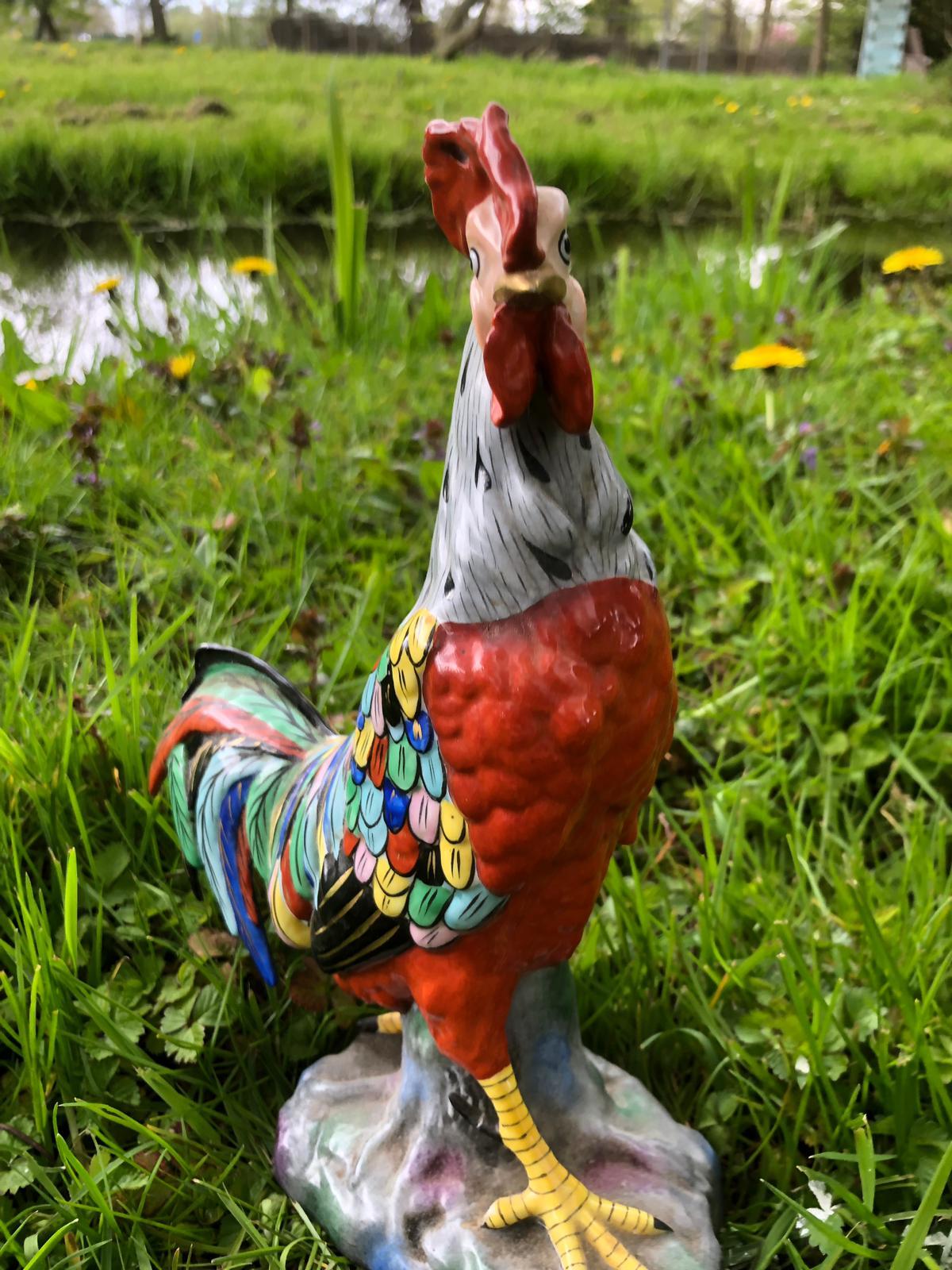 Hand-Painted English Chelsea House Rooster in Porcelain For Sale