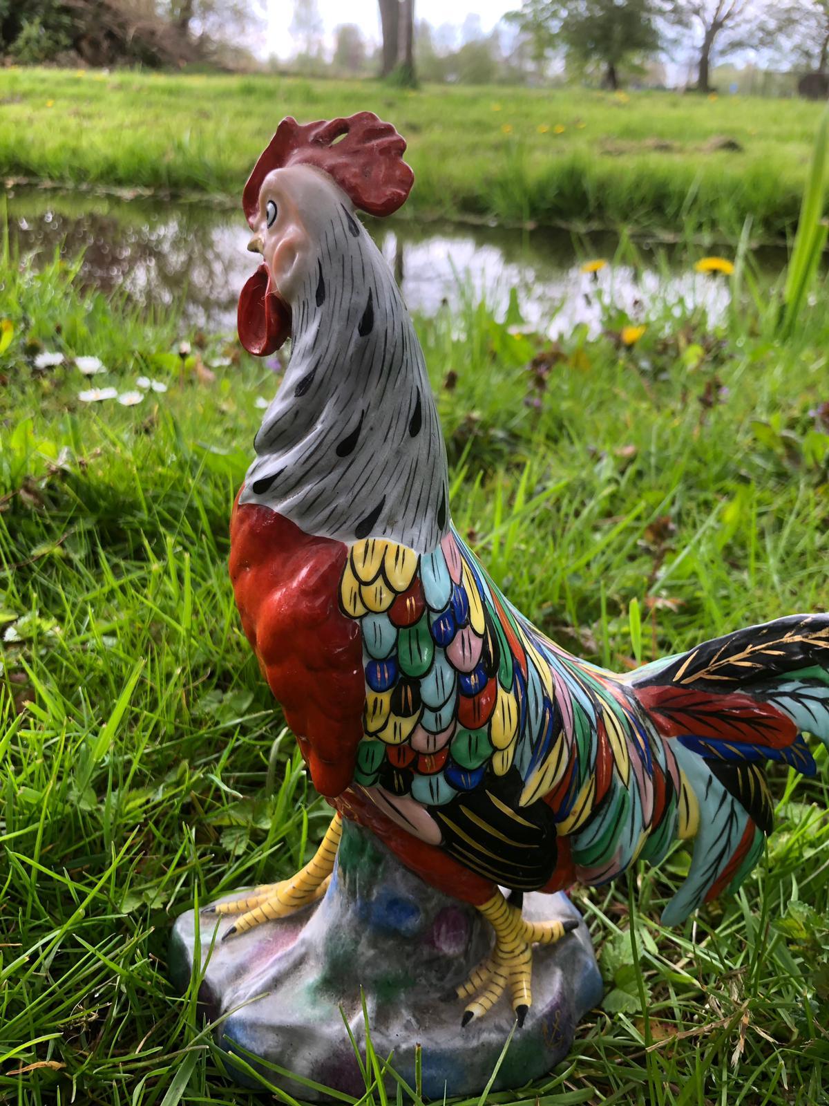 English Chelsea House Rooster in Porcelain For Sale 2