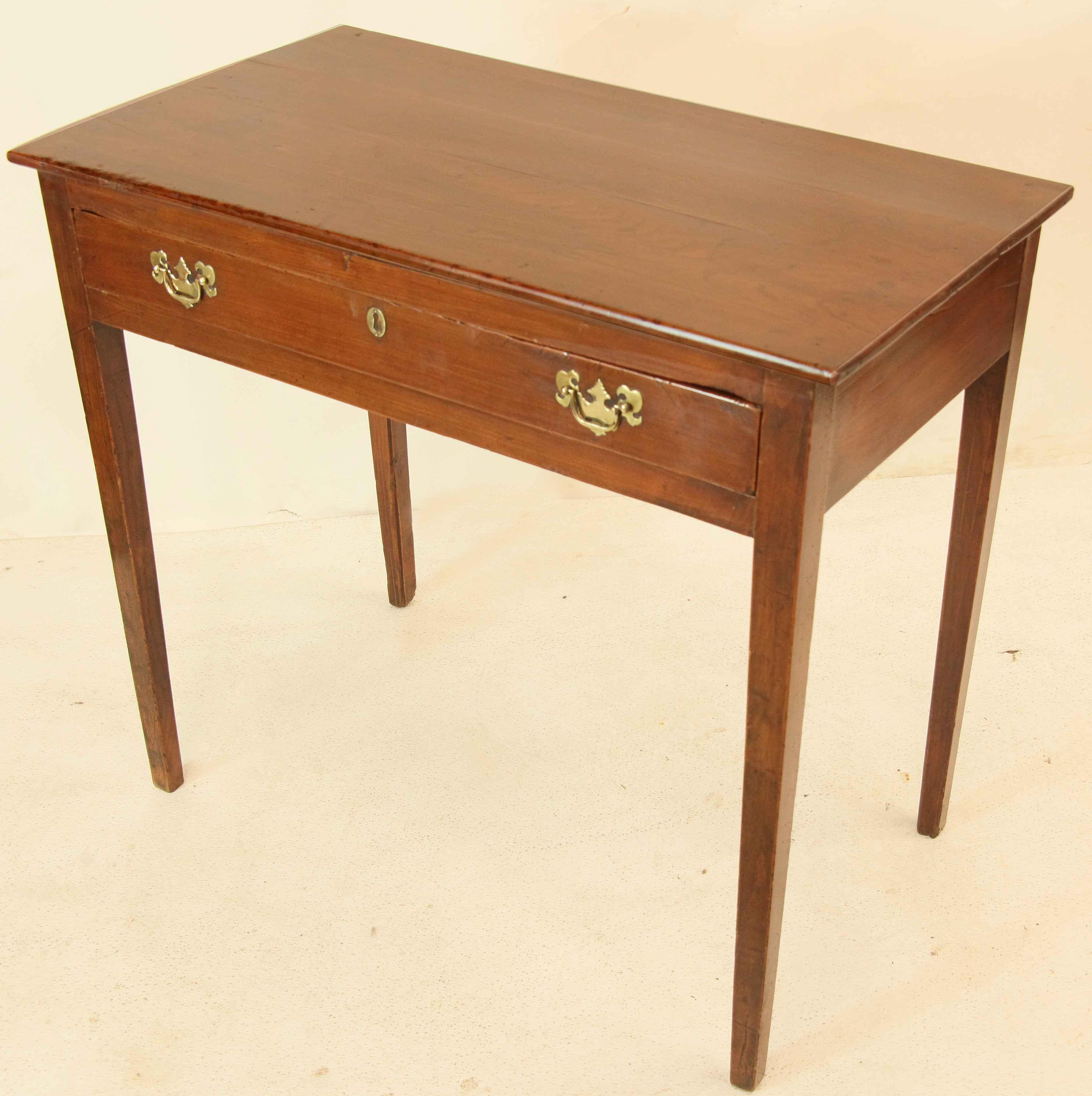 Early 19th Century English Cherry One Drawer Side Table For Sale