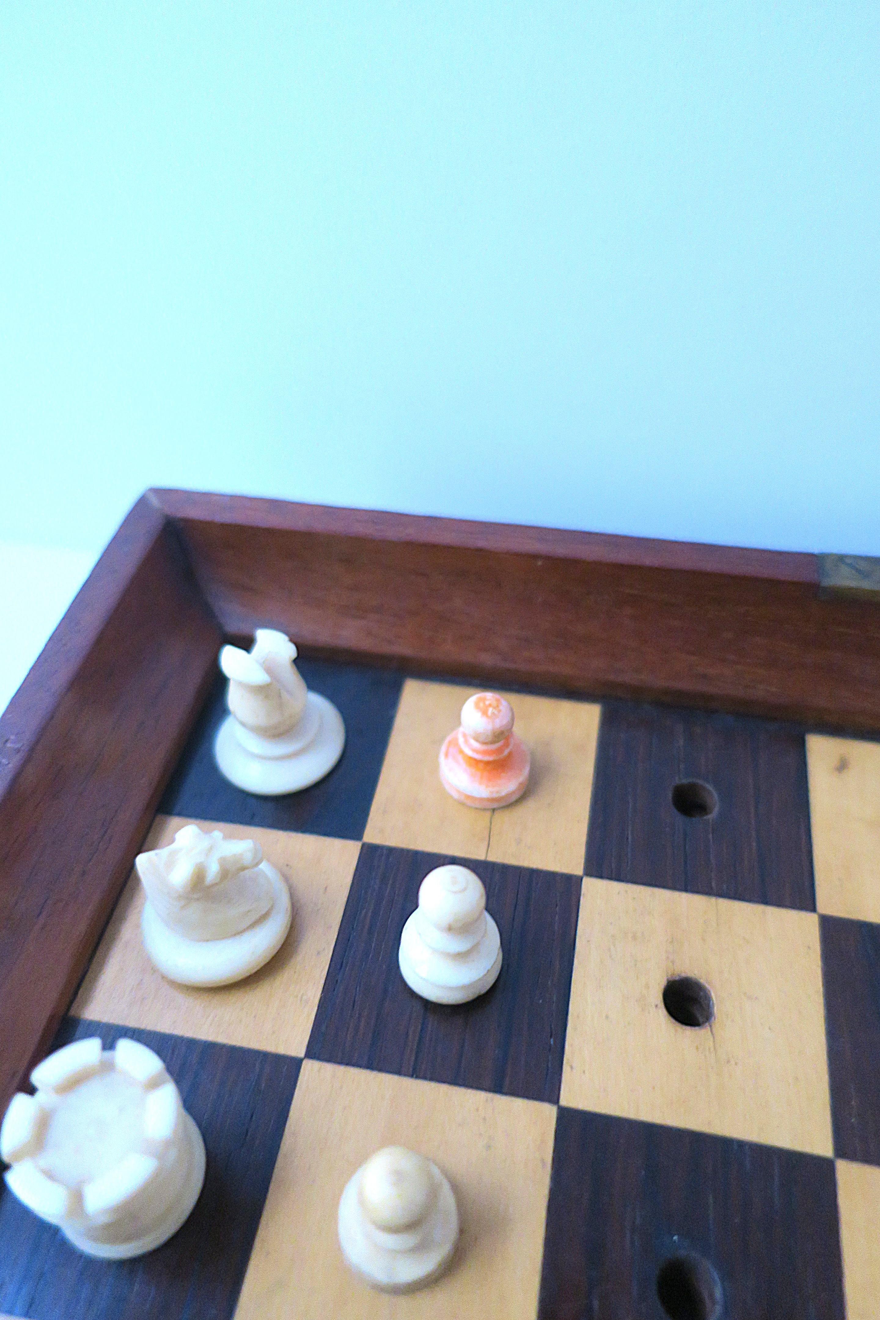 English Chess Game Set Portable, Circa Late 19th Century For Sale 12