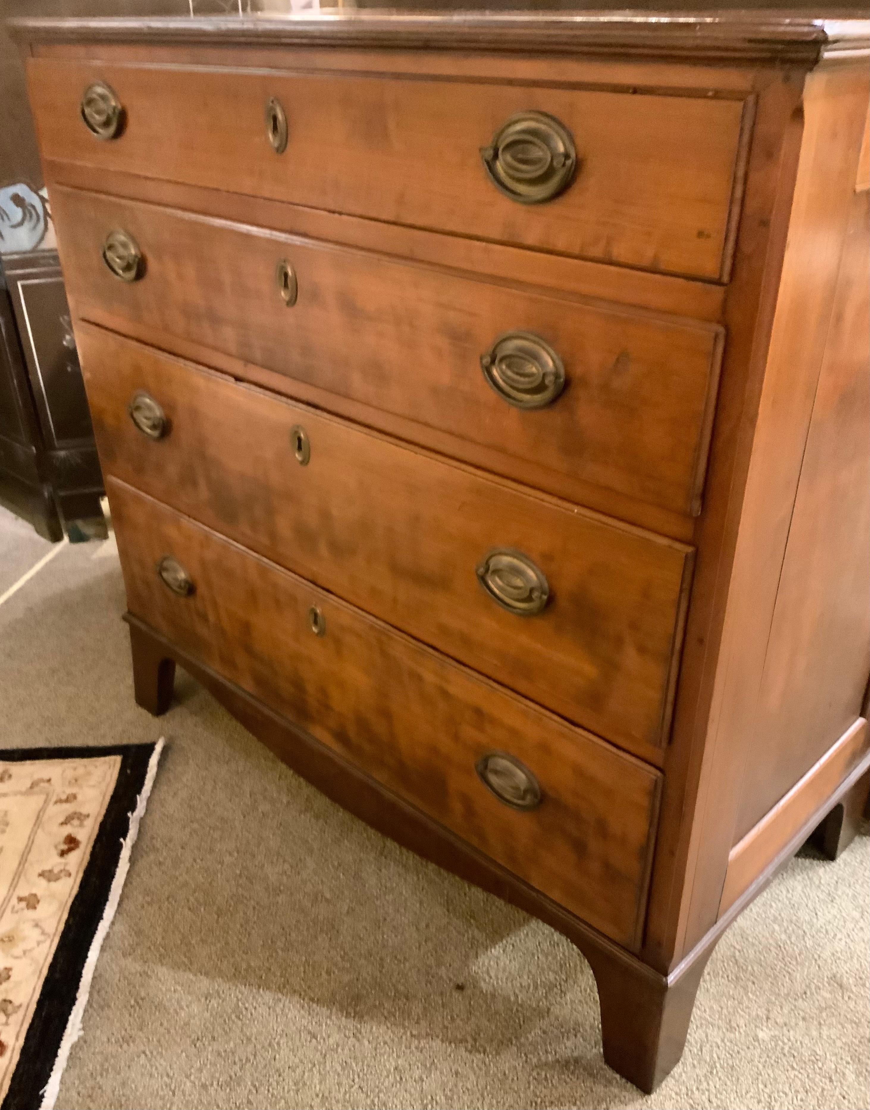 British English chest of drawers mahogany 19 th century For Sale