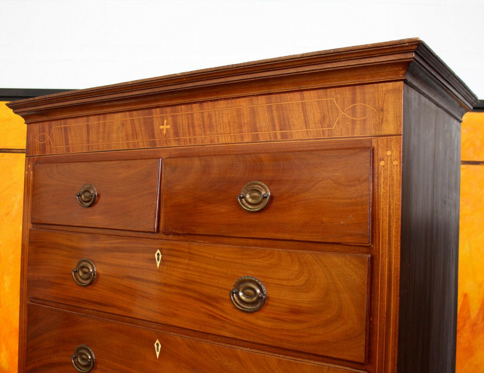 English Chest on Chest of Drawers 19th Century Inlaid Mahogany For Sale 5