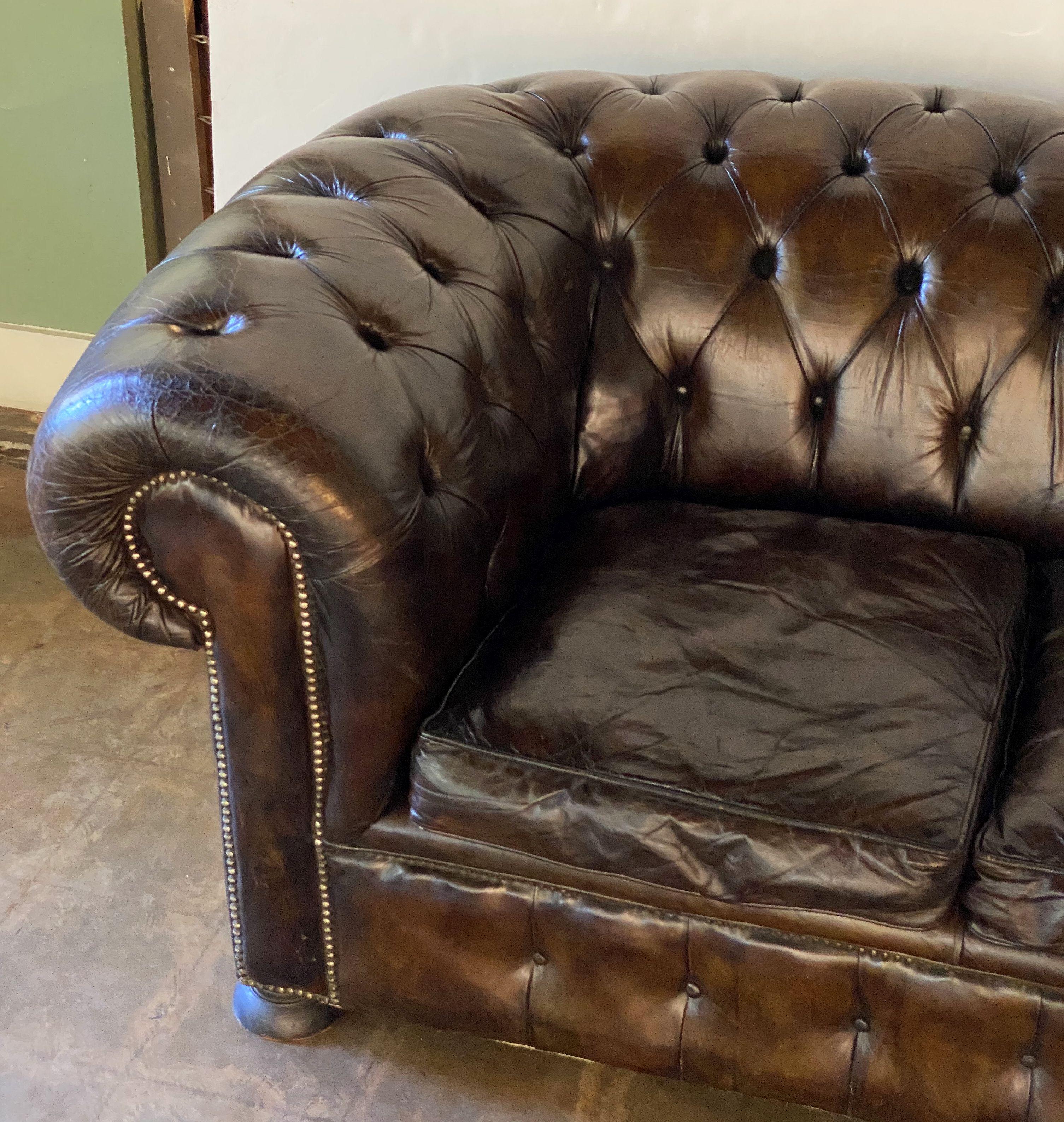 English Chesterfield Sofa of Tufted Leather 4