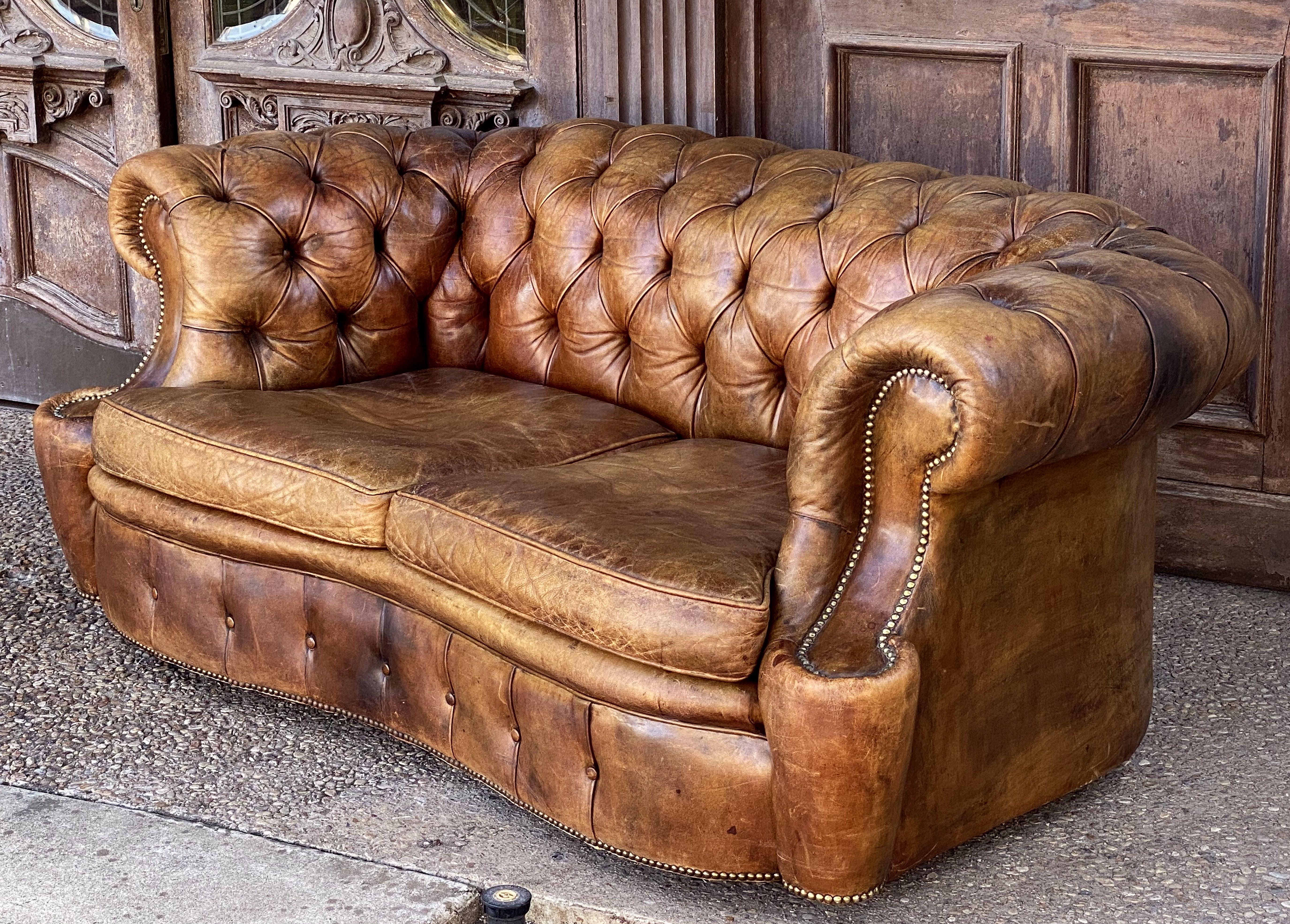 English Chesterfield Sofa of Tufted Leather 12