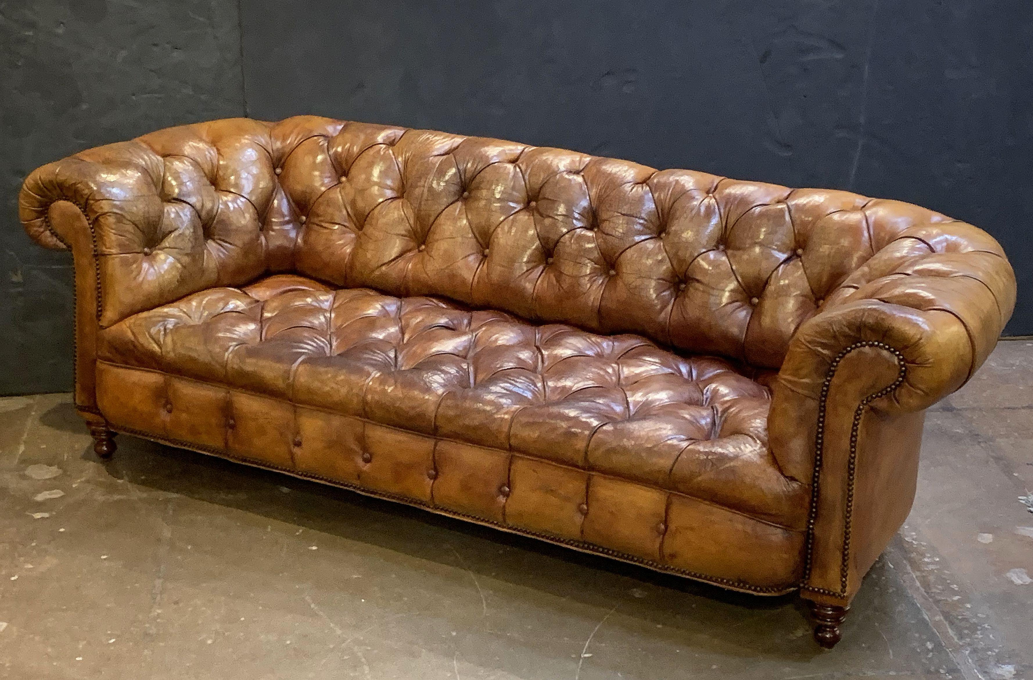 20th Century English Chesterfield Sofa of Tufted Leather