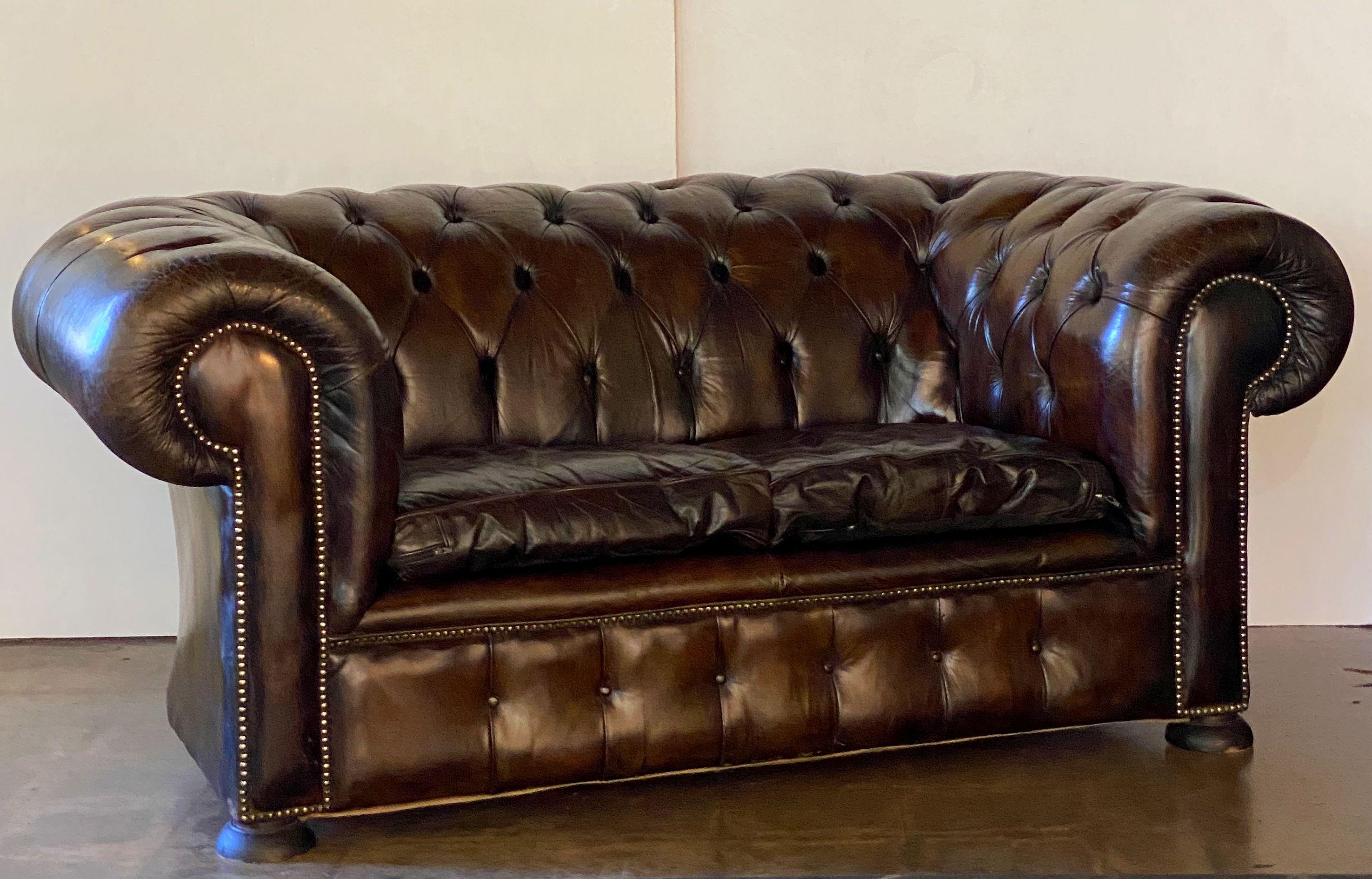 Metal English Chesterfield Sofa of Tufted Leather