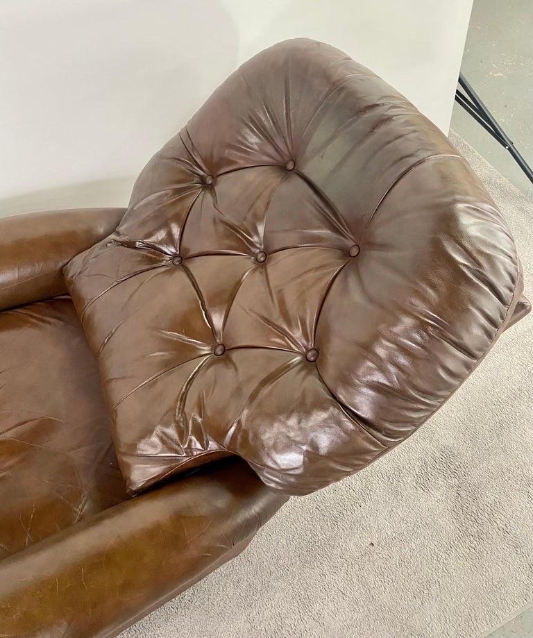 Pelle Sedia da club reclinabile in stile Chesterfield inglese in pelle marrone con inserti in tessuto in vendita