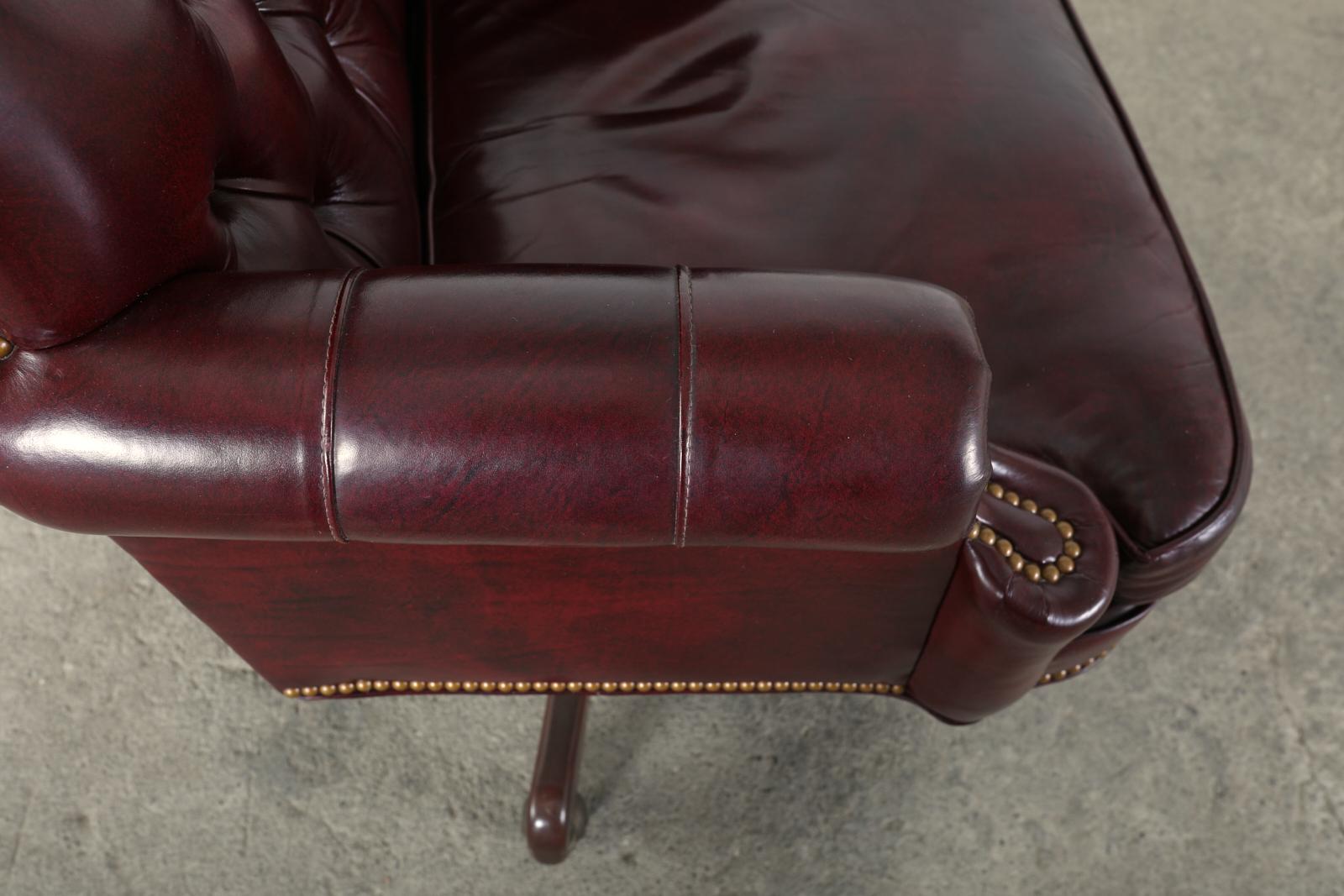 American English Chesterfield Style Tufted Leather Executive Desk Chair