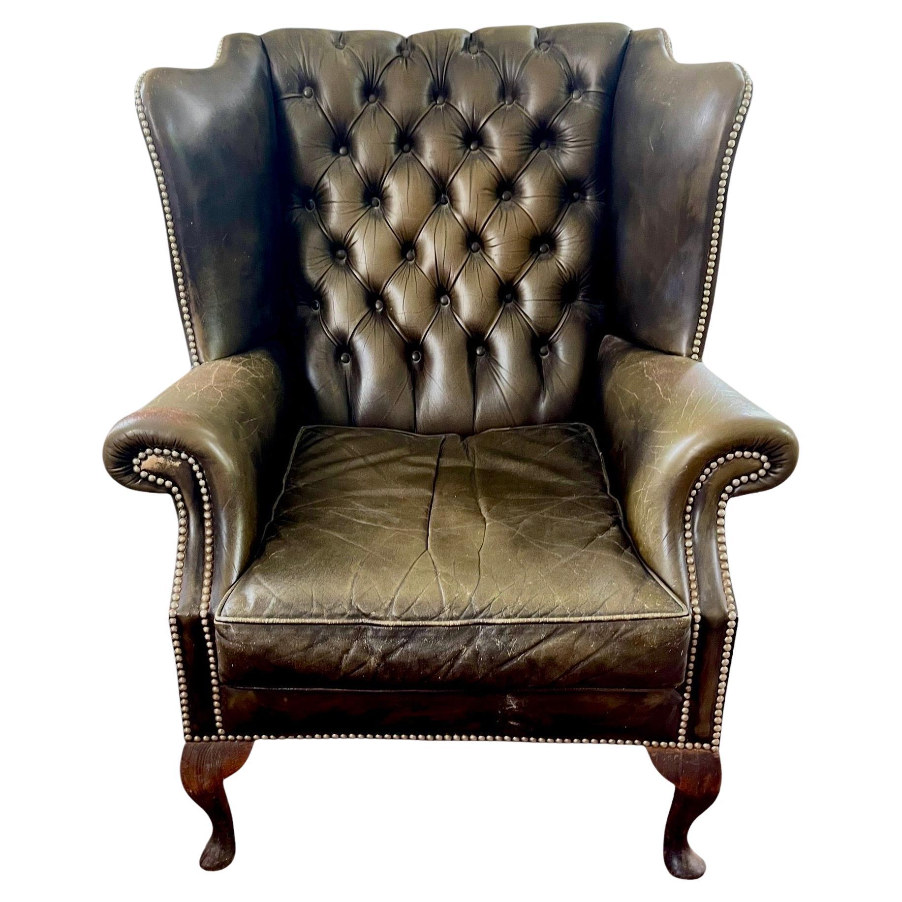English Chesterfield Wingback Armchair Brown Green Leather - Armchair - England In Good Condition For Sale In Beuzevillette, FR