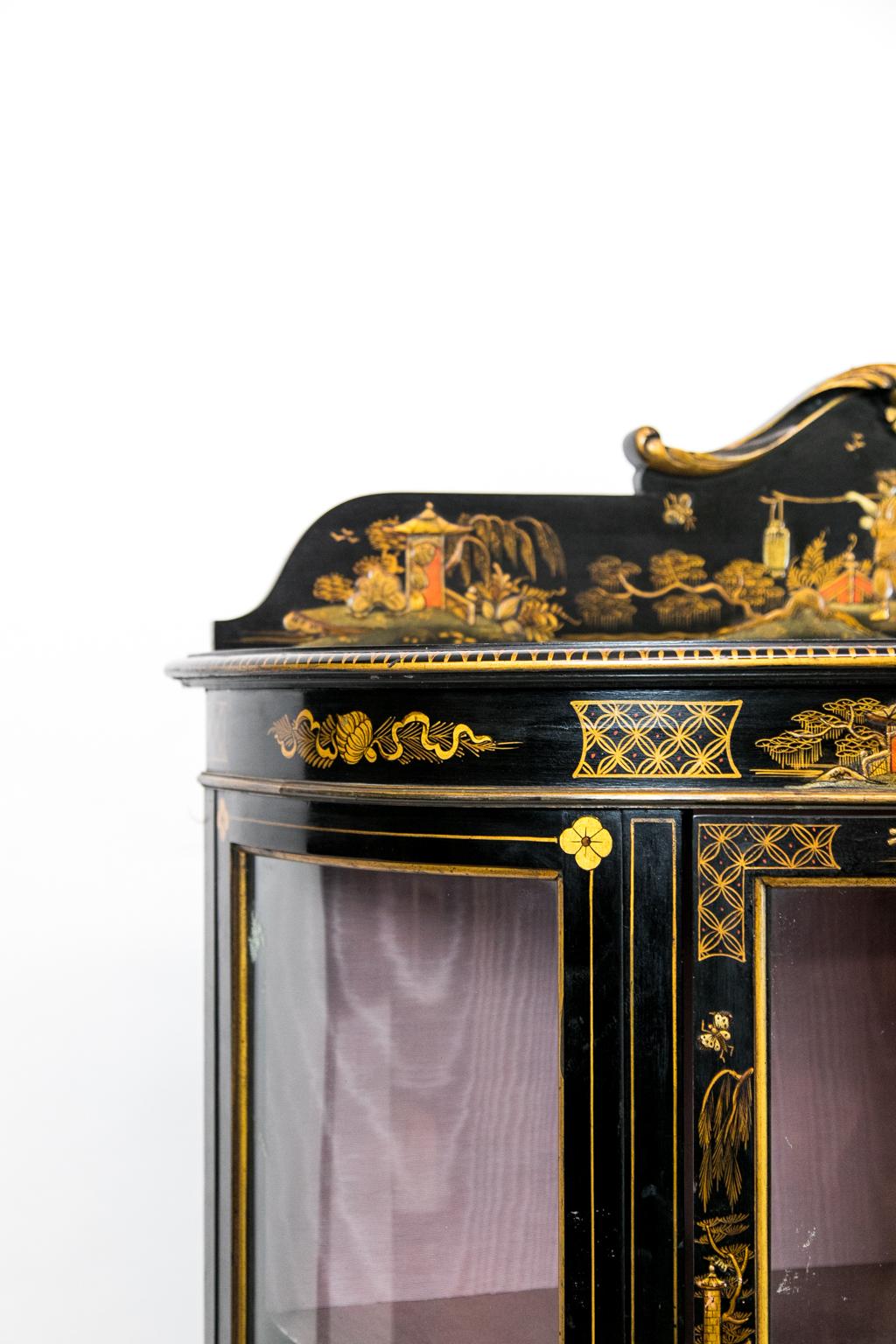 Early 20th Century  English Chinoiserie Display Case