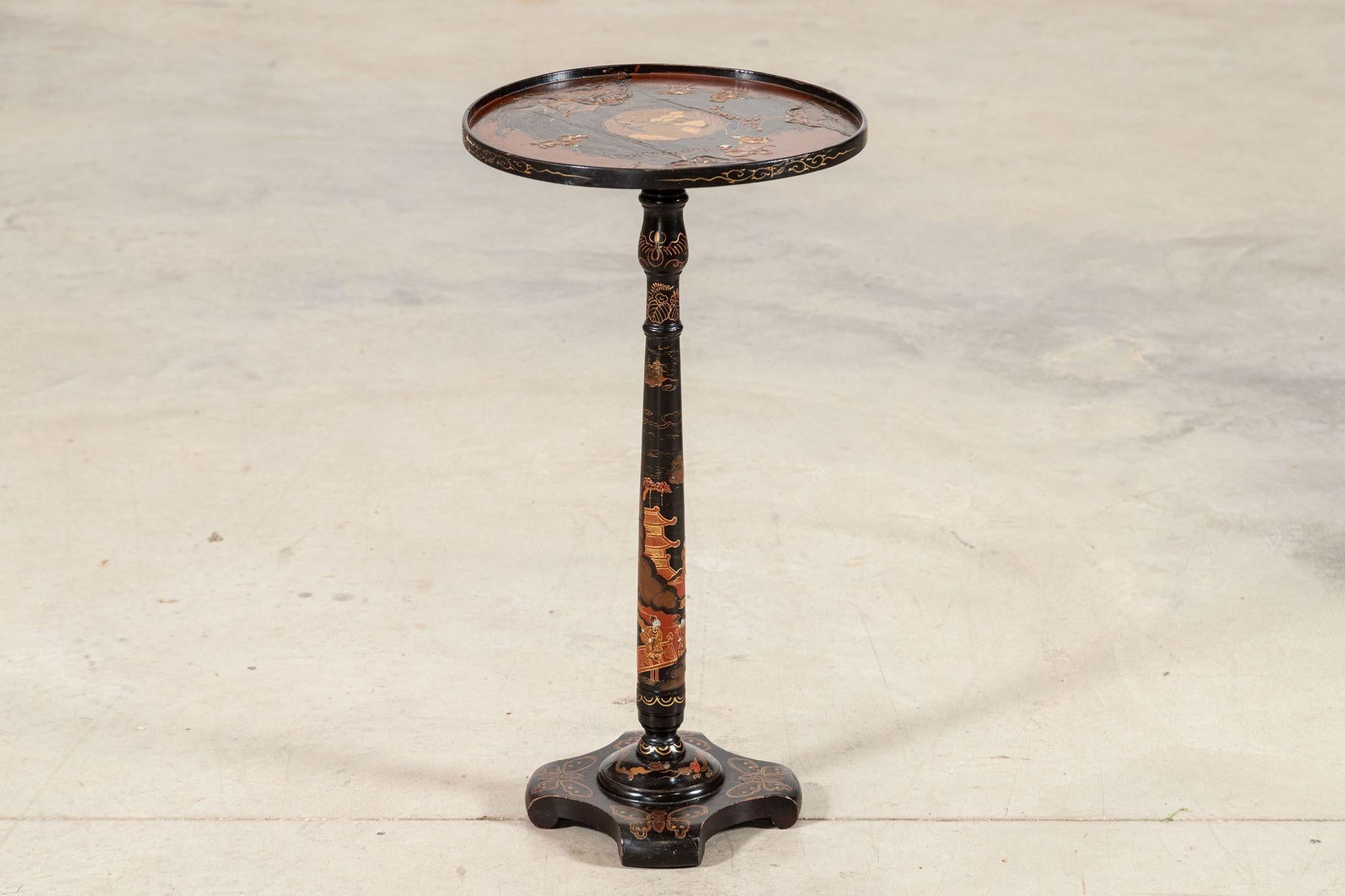 Table d'appoint laquée Chinoiserie anglaise en vente 4
