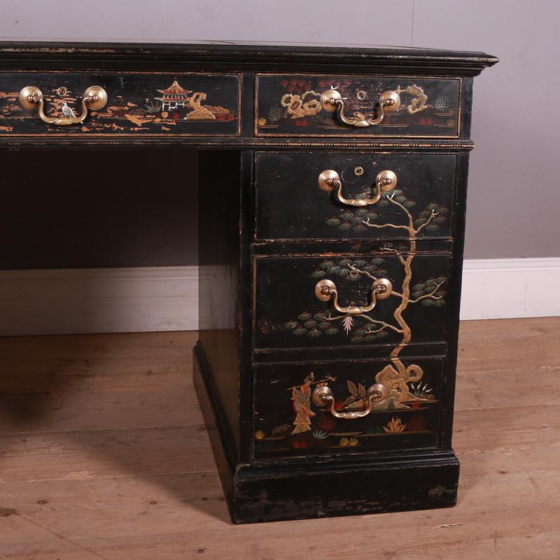 English Chinoiserie Pedestal Desk In Good Condition In Leamington Spa, Warwickshire
