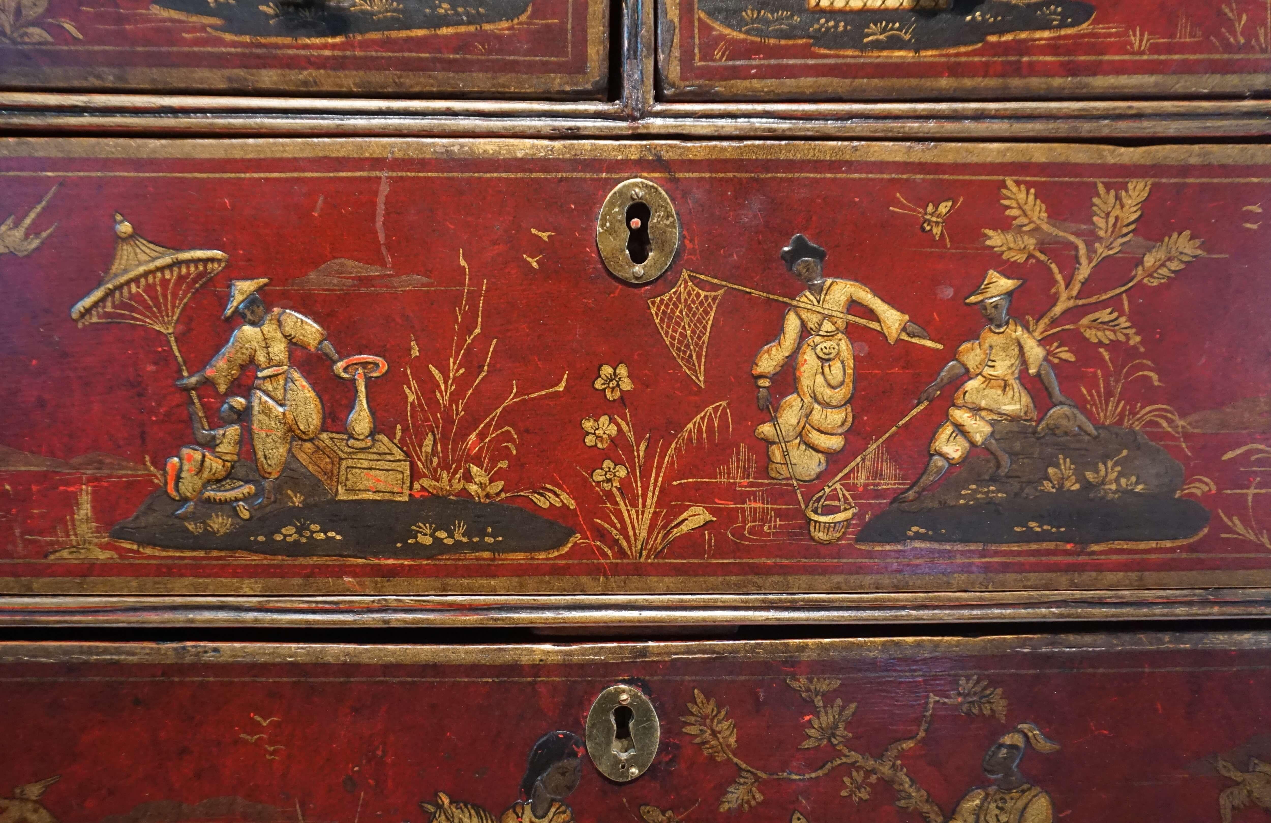 English Chinoiserie Red Japanned Chest of Drawers, circa 1720 1