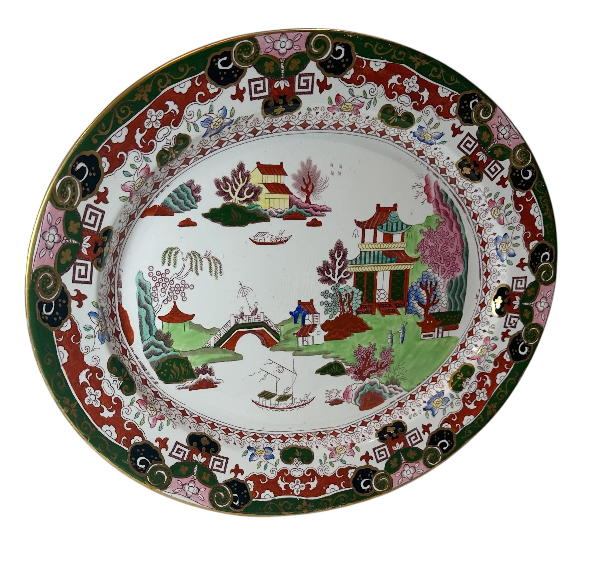 Wunderschöne Farben auf dieser signierten Servierplatte von GL Ashworth Brothers im Chinoiserie-Muster namens Chaffinch. CIRCA 1860er Jahre, England.
