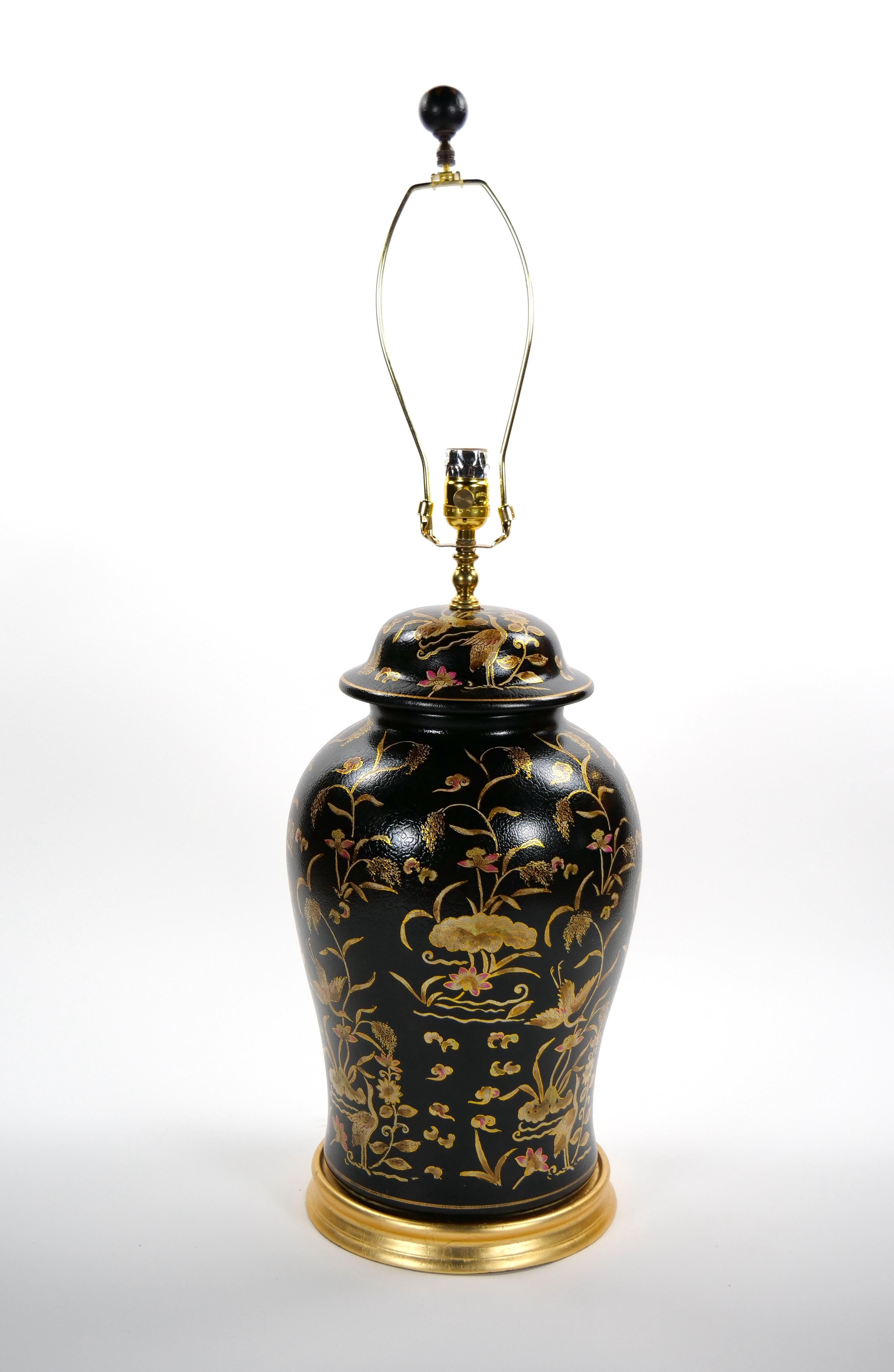 English Chinoiserie Style Black Lacquered Porcelain / Gilt Wood Table Lamp For Sale 10