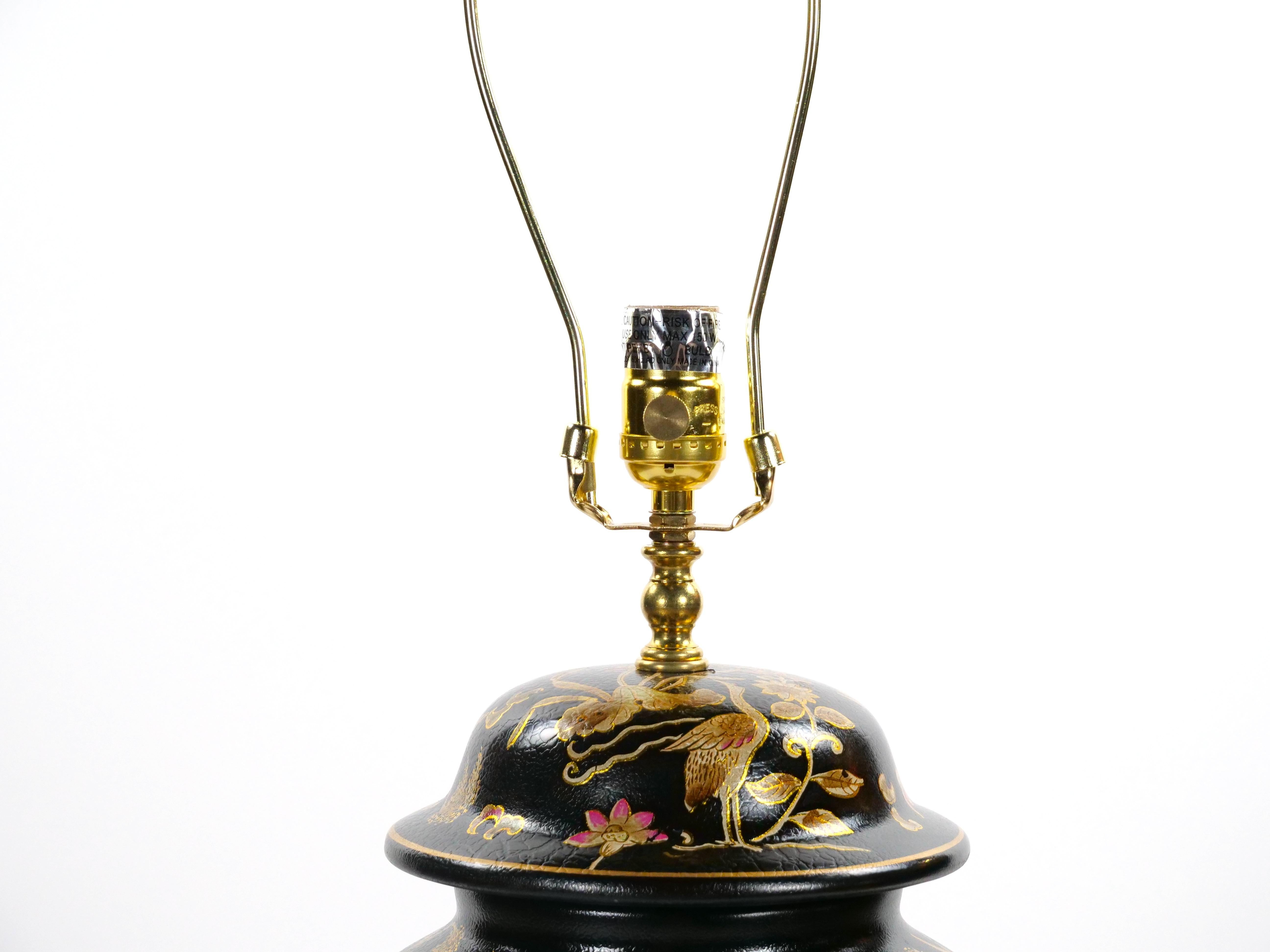 English Chinoiserie Style Black Lacquered Porcelain / Gilt Wood Table Lamp For Sale 12