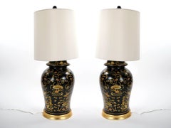 Englische Tischlampe im Chinoiserie-Stil aus schwarz lackiertem Porzellan / vergoldetem Holz