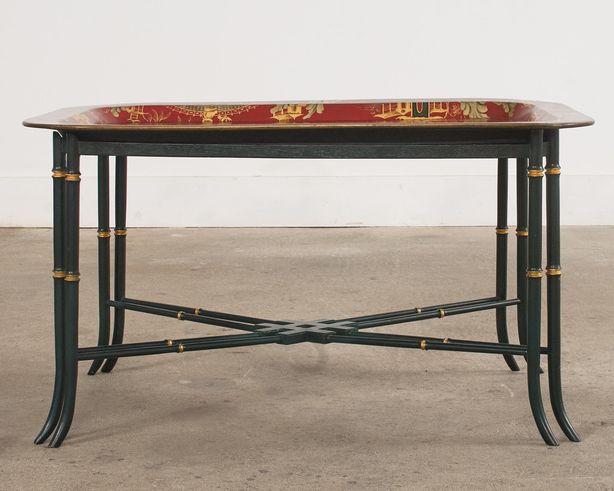Englischer Tabletttisch im Chinoiserie-Stil aus lackiertem Kunstbambus im Angebot 14