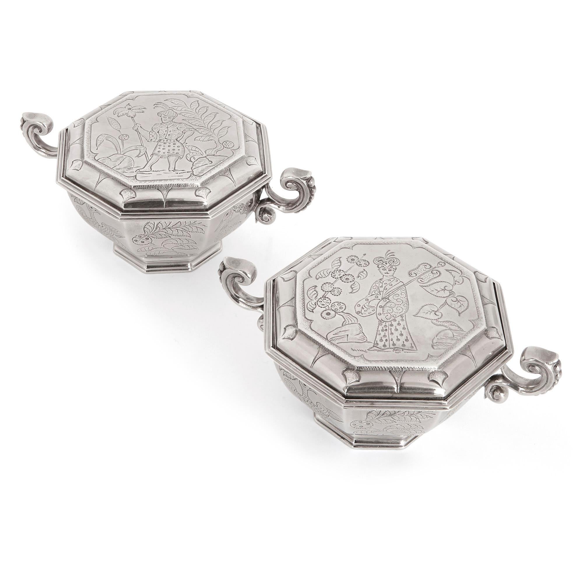 Servicio de tocador de plata de veintiséis piezas estilo chinoiserie inglés Chinoiserie en venta