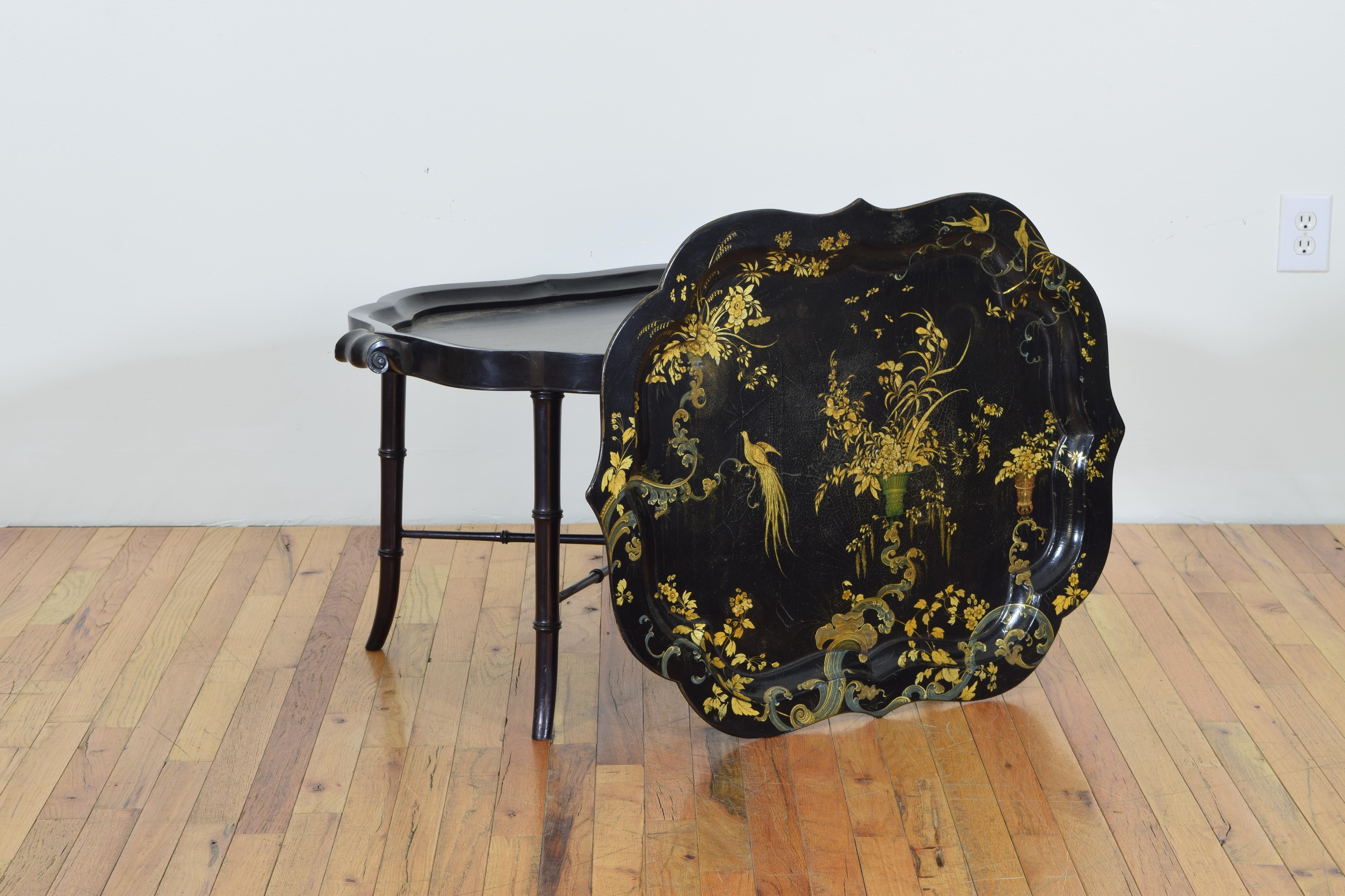 English Chinoiserie Tray Table, Early 19th Century In Good Condition In Atlanta, GA