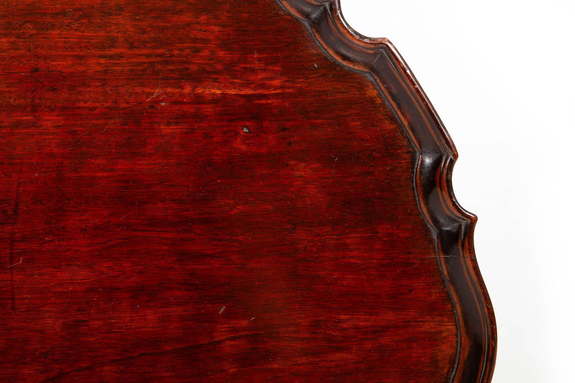 Acajou Table à tarte Chippendale anglaise ancienne en acajou sculpté, vers 1760 en vente