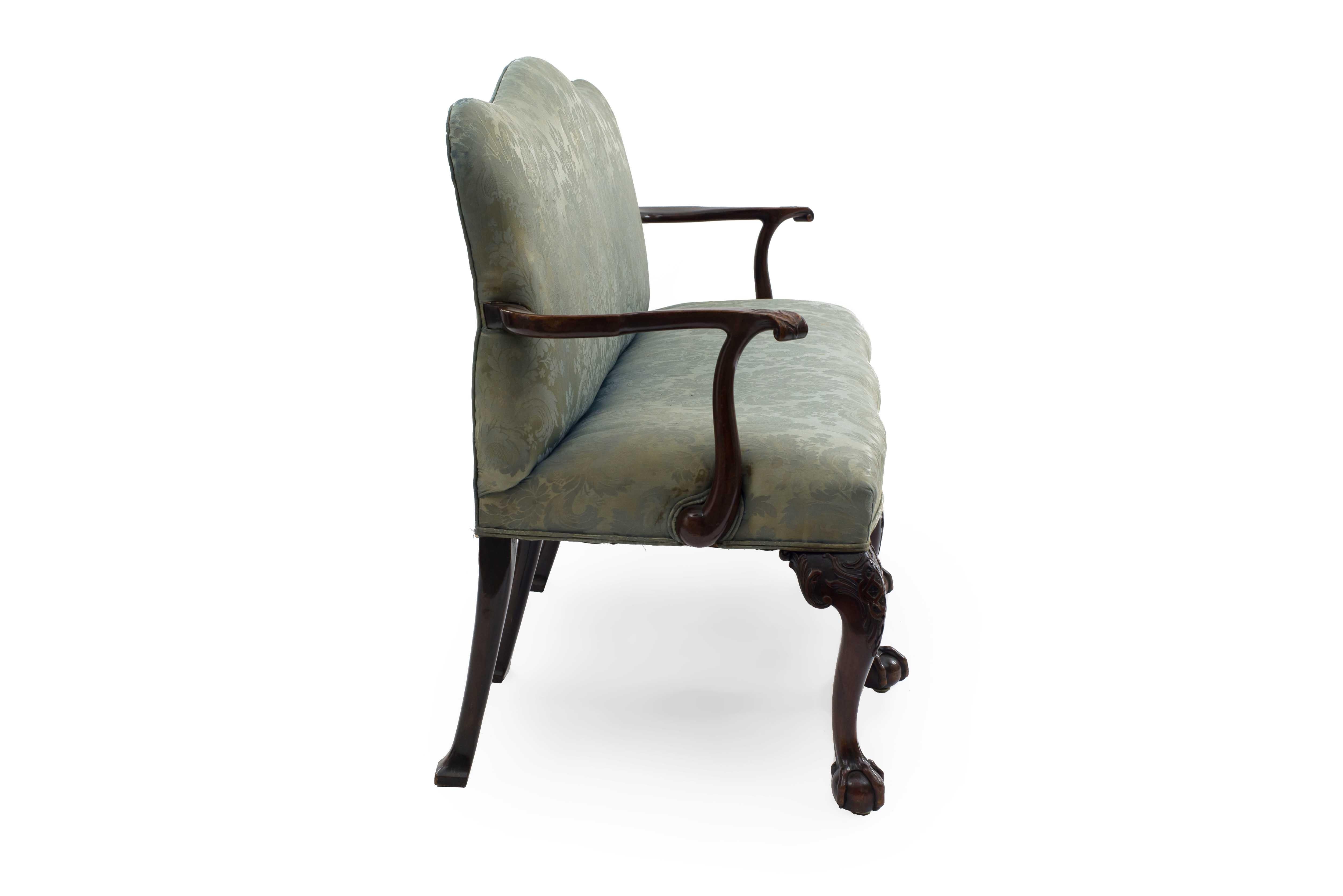 Englisches Chippendale-Sessel aus blauem Damast (Europäisch) im Angebot