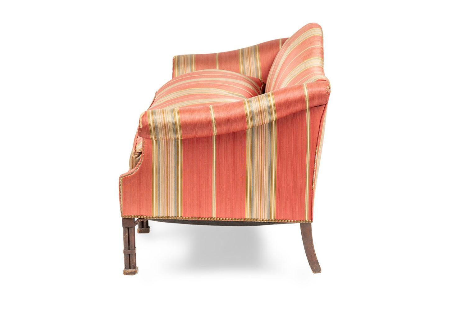 Georgien English Chippendale Candy Striped Camelback Sofa en vente