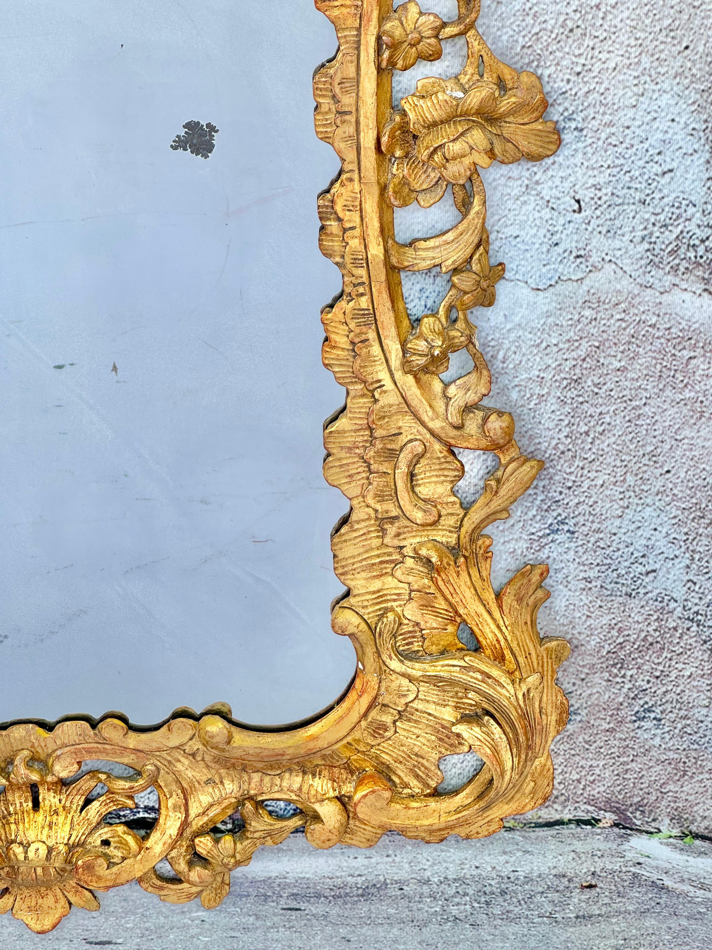 19th Century English Chippendale Carved Gilt Wood Mirror For Sale