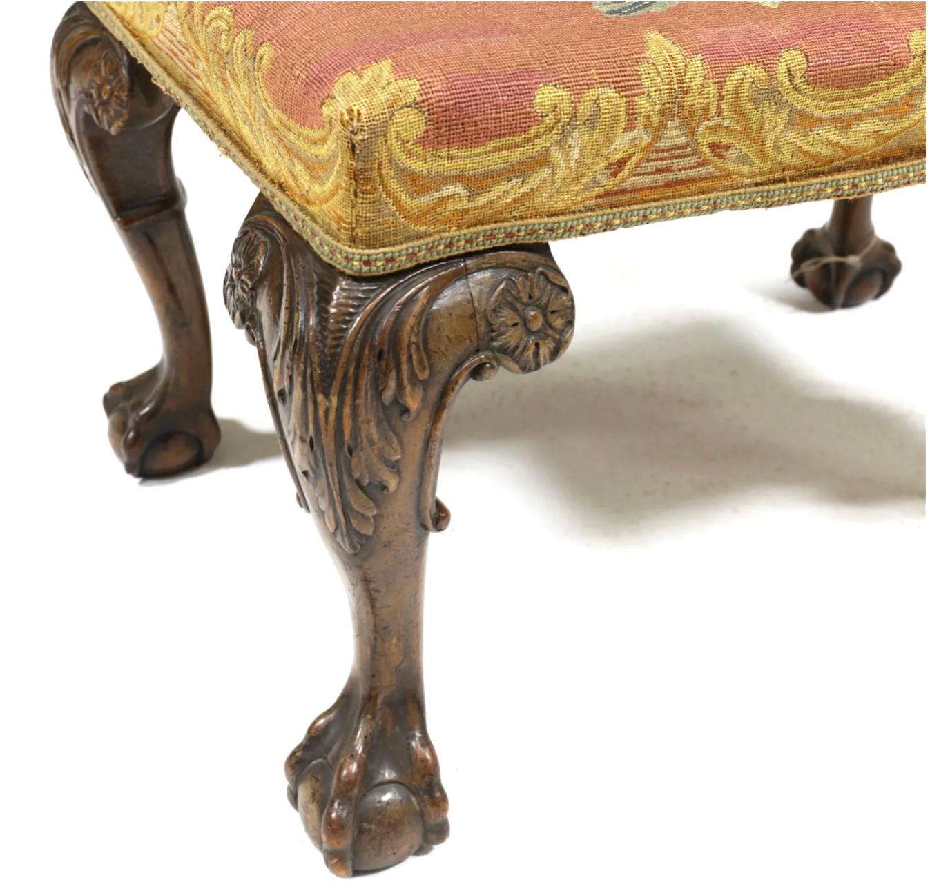 English Chippendale Carved Mahogany Stool In Good Condition For Sale In Bradenton, FL