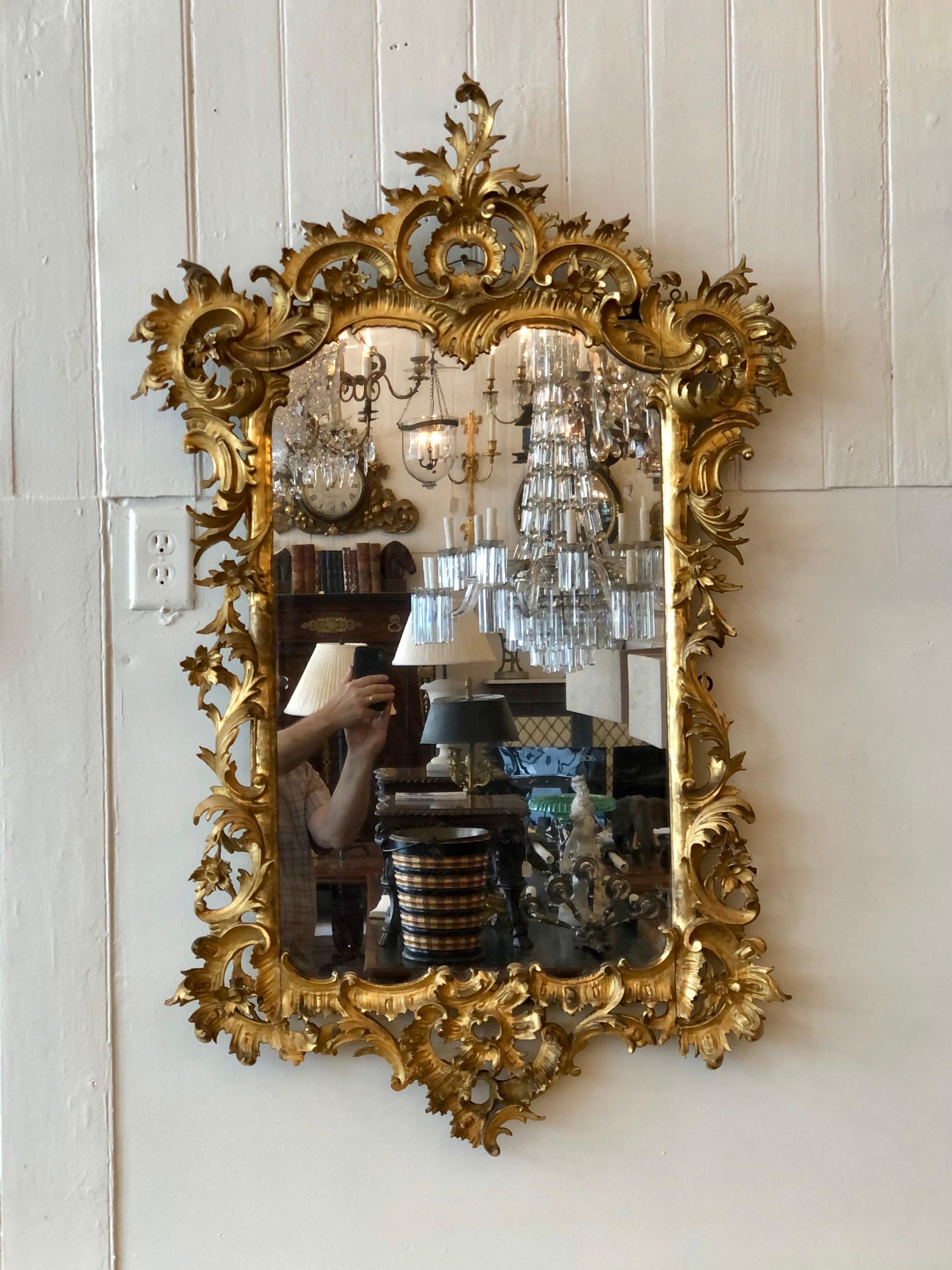 Miroir Chippendale anglais en bois doré sculpté, 18ème siècle en vente 8